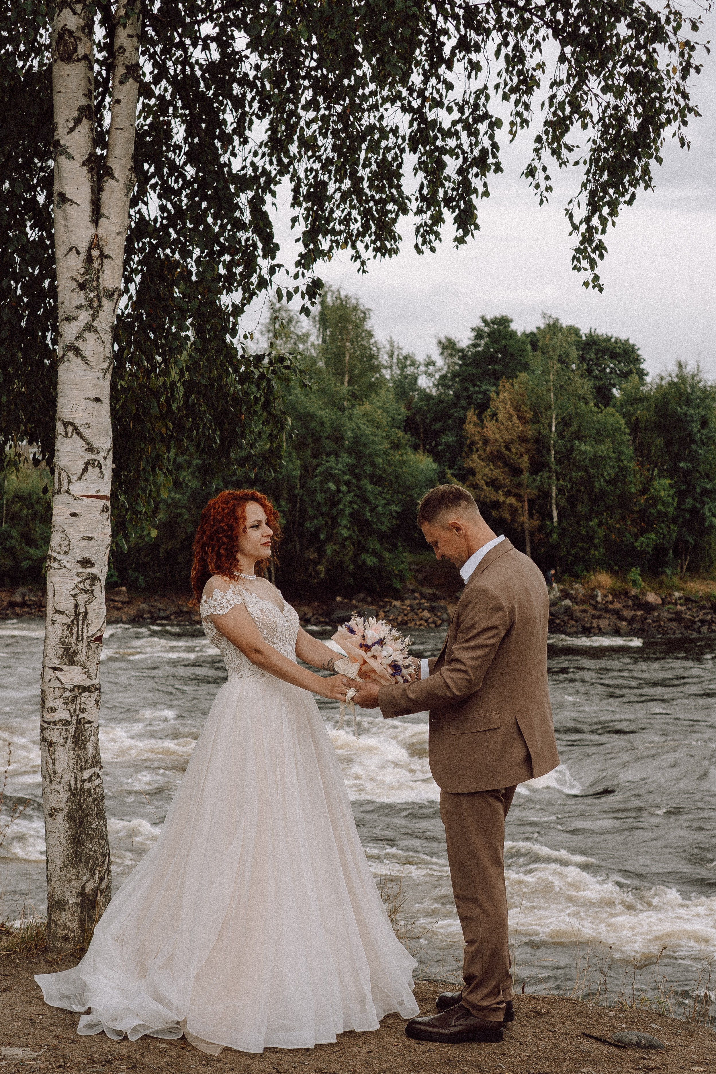 СВАДЕБНАЯ ФОТОСЕССИИЯ ПАРЫ В ГОРОДЕ ПРИОЗЕРСК В СОСНОВОМ ЛЕСУ И С ПИКАПОМ. Профессиональный фотограф, Санкт-Петербург — Виктория Богомолова