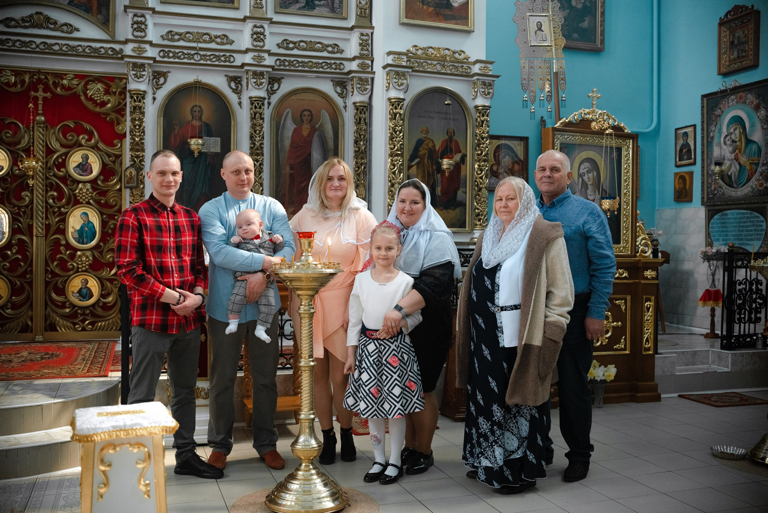 Крещение Ильи в хр.Петра и Павла в Сенице. Семейный фотограф на выписку из роддома и крещение Минск Настя Гришук