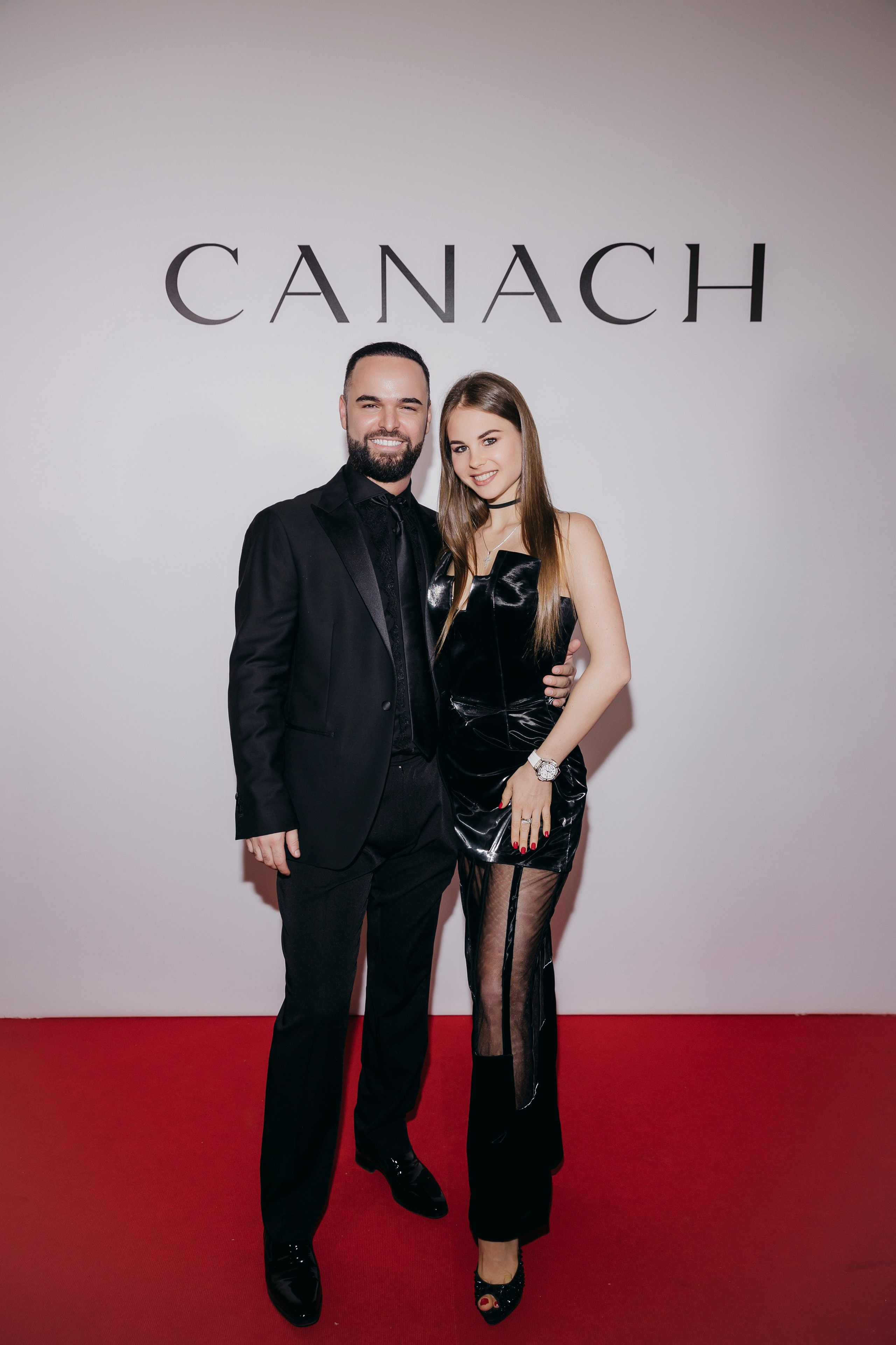 CANACH fashion show by Artashes Oganian, GUM, Moscow. «Птичка на проводе»: информационный портал в Москве