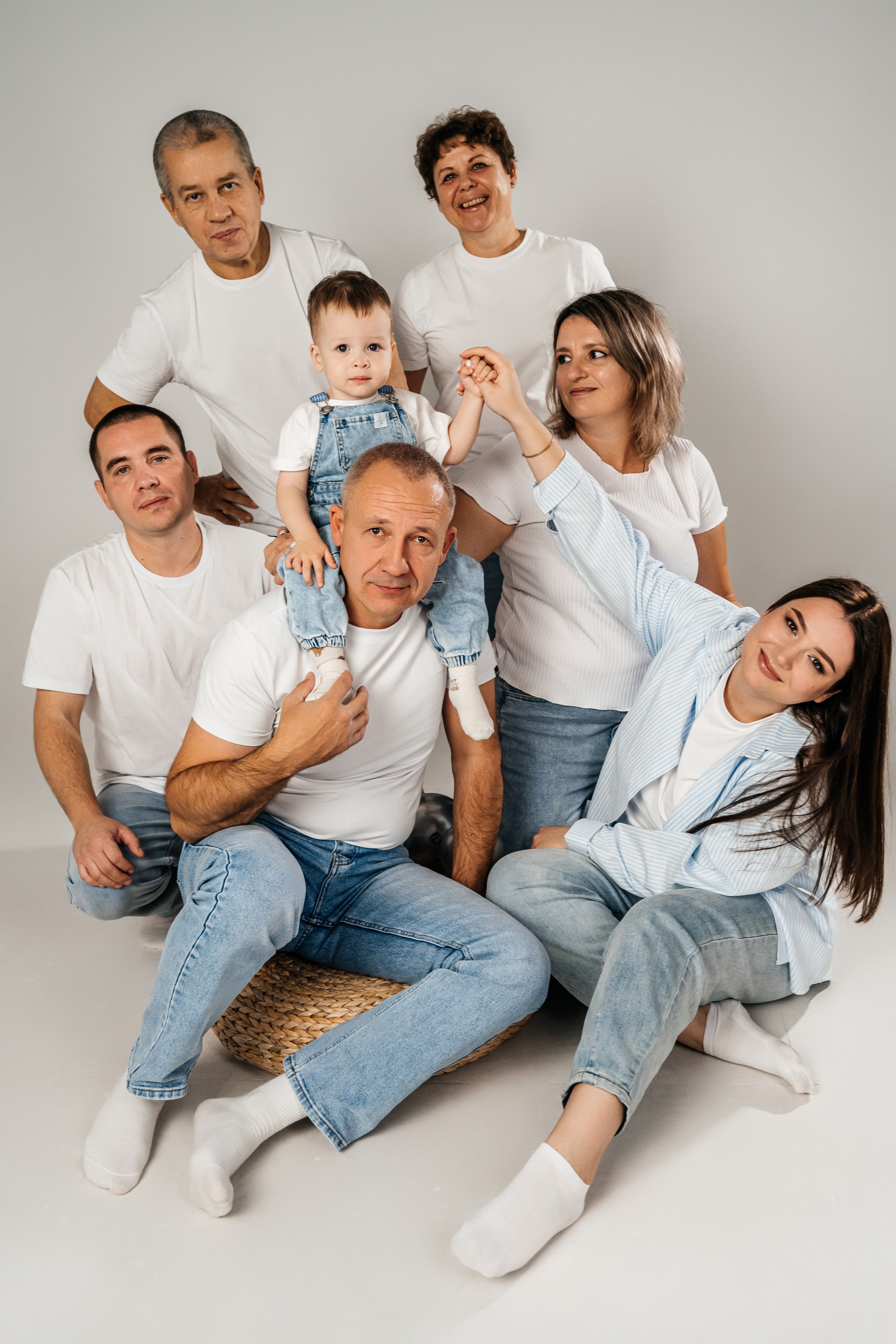 Семейная фотосессия в студии. Фотограф в Каменске-Шахтинском Ольга Сагал