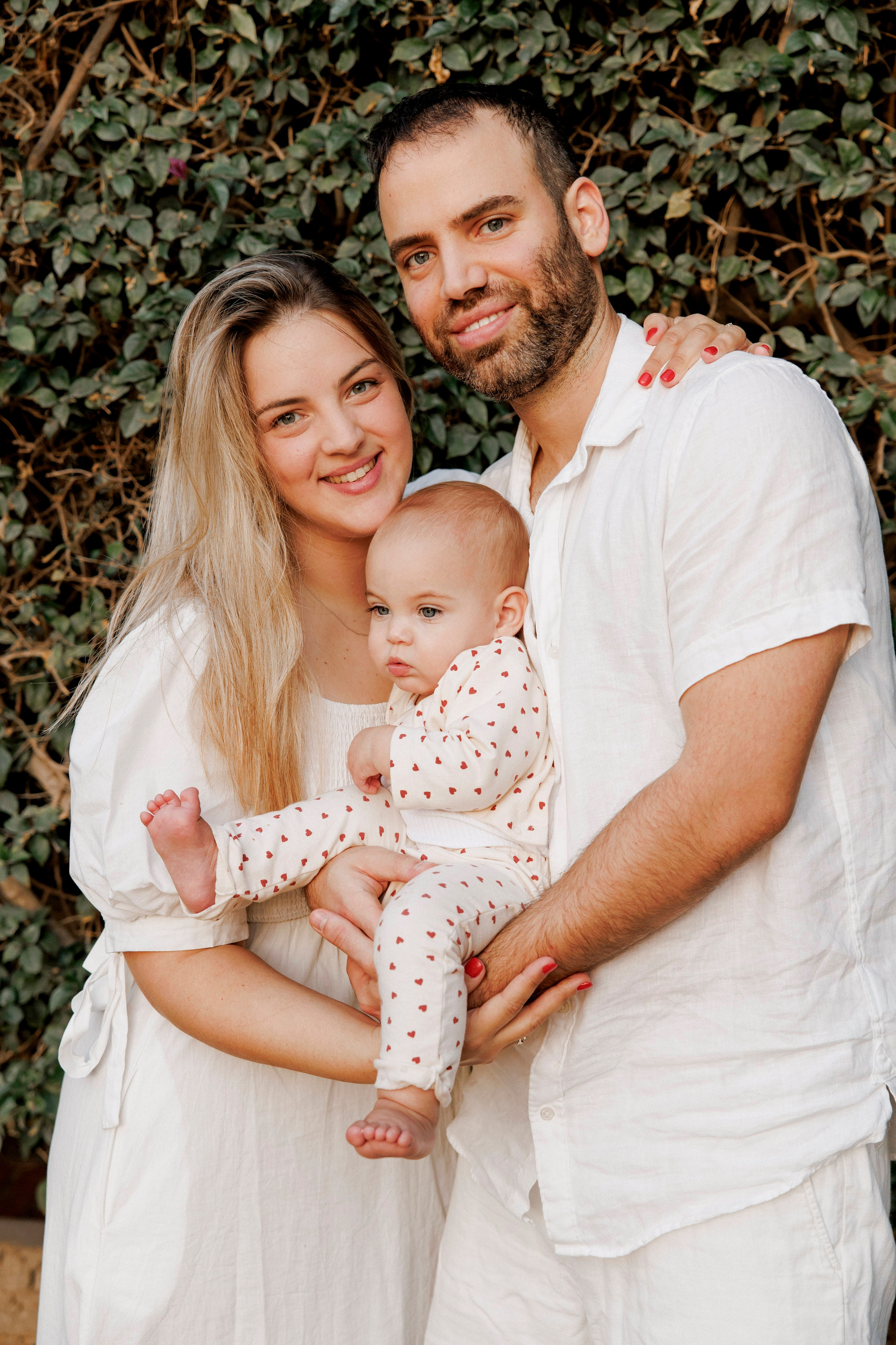 First year photoshoot inside the park (sunset). Wedding and family photographer