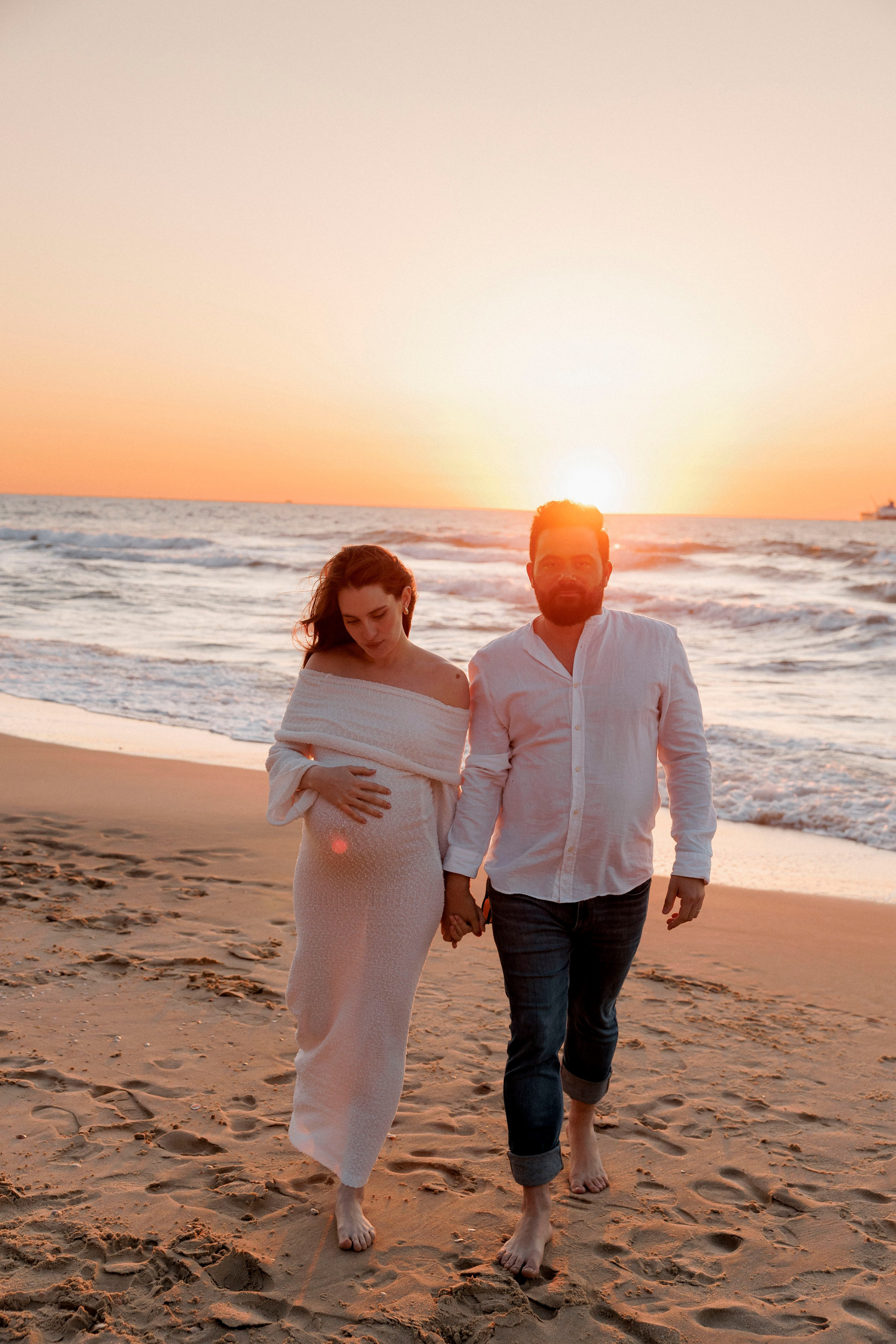 Pregnancy photoshoot (home/park/beach). Главная