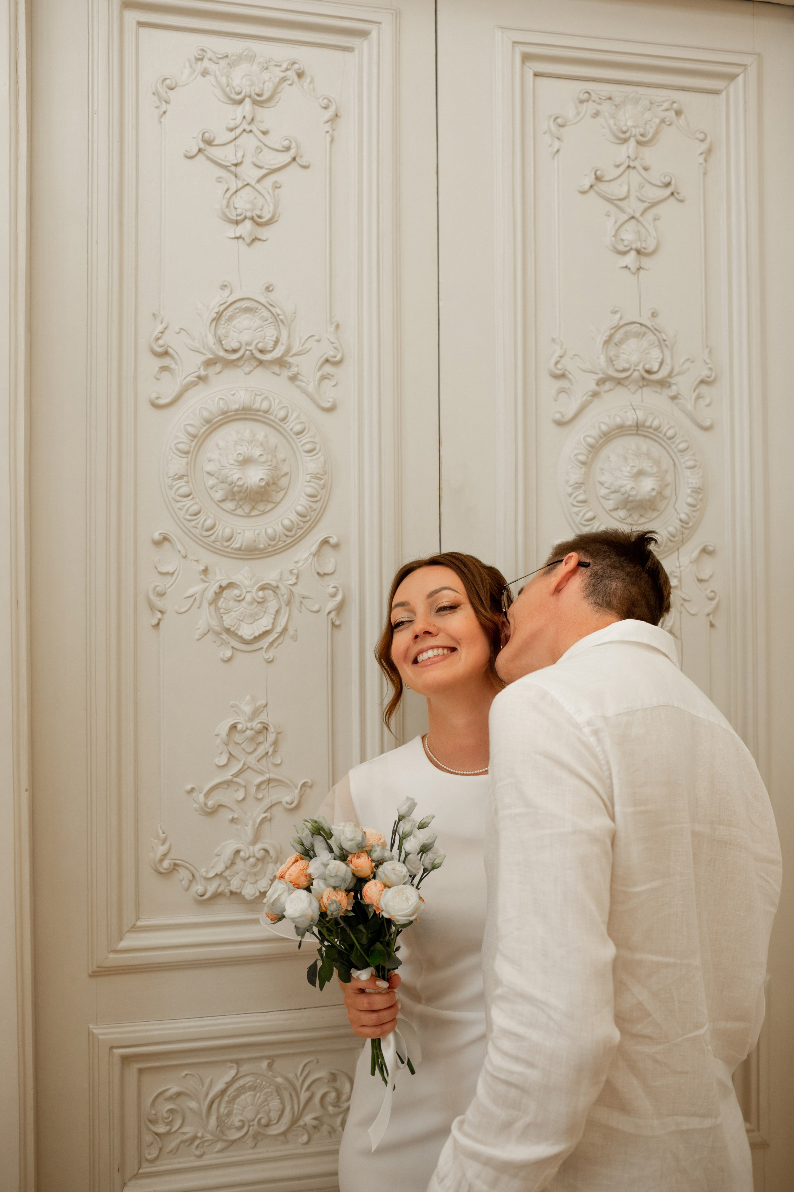 Свадебная фотопрогулка в Петербурге летом. Свадебный фотограф Кирилл Белый