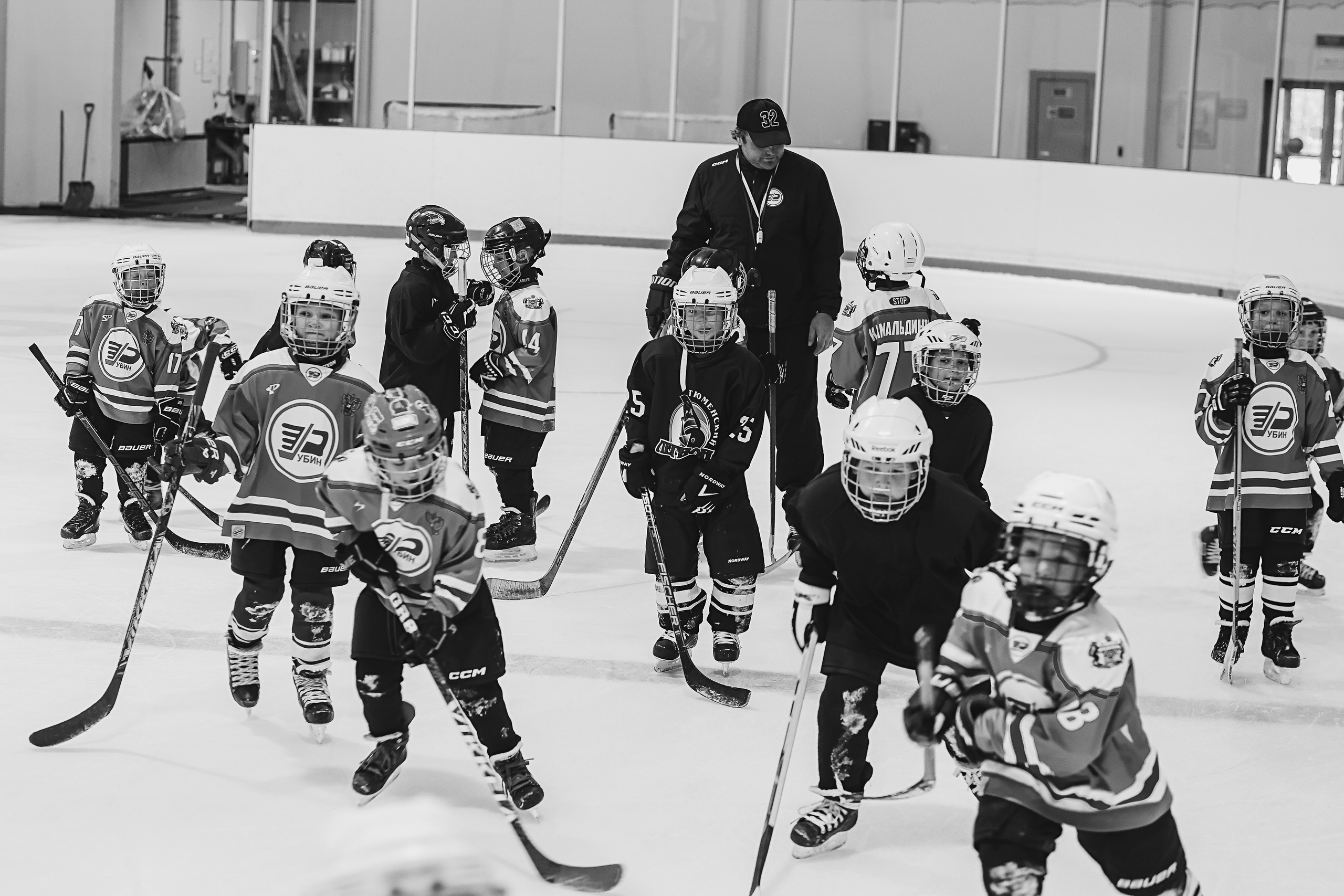 Хоккей тренировка. Семейный фотограф Тюмень, фотограф на роды Салмина Мария