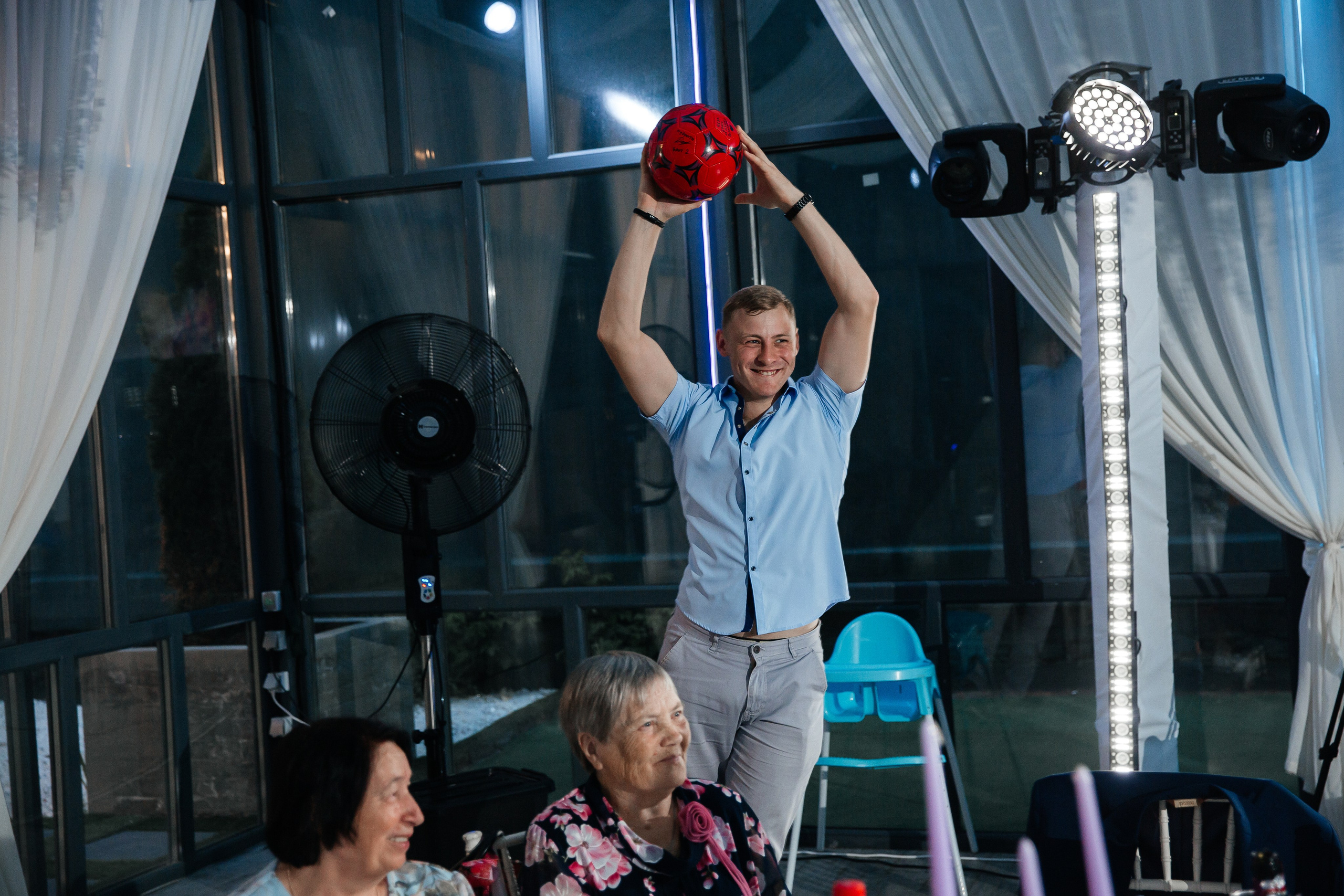 А&А — фотосессия на стадионе. Свадебный фотограф в Оренбурге Илья Володьков