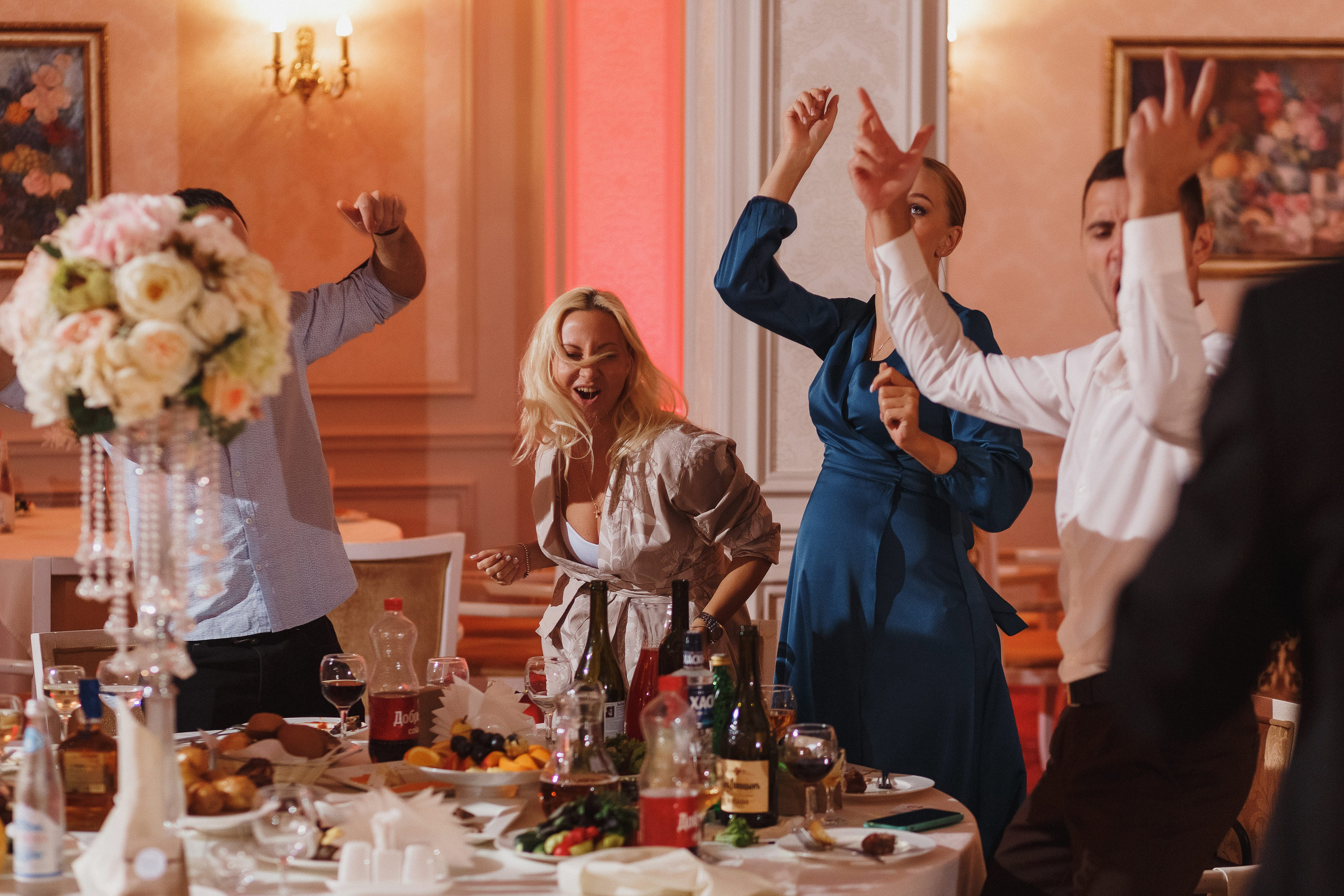 Фотограф в Таганроге летняя свадьба: Романтическая свадебная прогулка. Свадебный и семейный фотограф в Таганроге Бакарюк Антон
