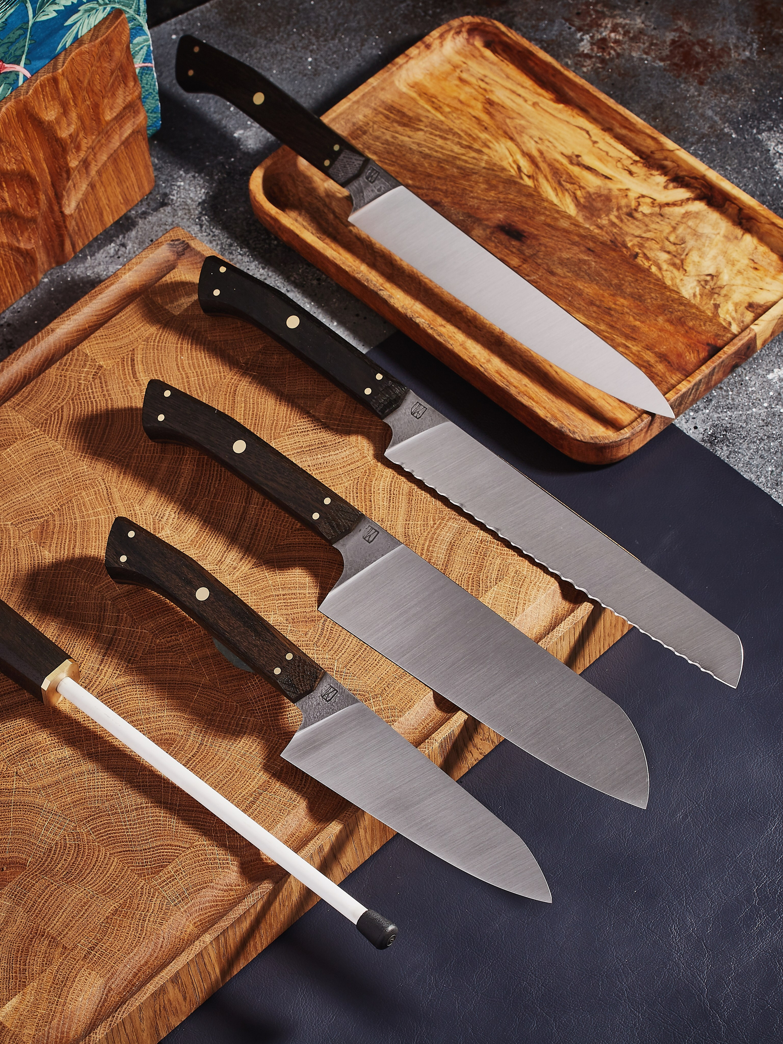 "Профессиональная имиджевая фотосъемка для бизнеса и личного бренда""Качественная студийная имиджевая фотосъемка для корпоративных клиентов""Имиджевая фотосъемка с естественным освещением для создания уникального образа""Фотосессия для формирования делового имиджа и продвижения в социальных сетях""Экспертная имиджевая фотосъемка для сайта, рекламы и маркетинговых материалов""Креативная имиджевая фотосъемка профессионального фотографа в студии""Портреты и имиджевые фотографии высокого качества для успешного бизнеса" "Профессиональная предметная съемка ножей для каталога и интернет-магазина""Высококачественные фото ножей с детальной проработкой текстуры и материалов""Рекламная съемка ножей с акцентом на дизайн и функциональность""Студийная предметная фотосъемка кухонных и охотничьих ножей с белым фоном""Макро-фотография ножей для презентаций и маркетинговых кампаний""Коммерческая съемка ножей с использованием профессионального освещения""Фотографии ножей для продвижения бренда и увеличения продаж"