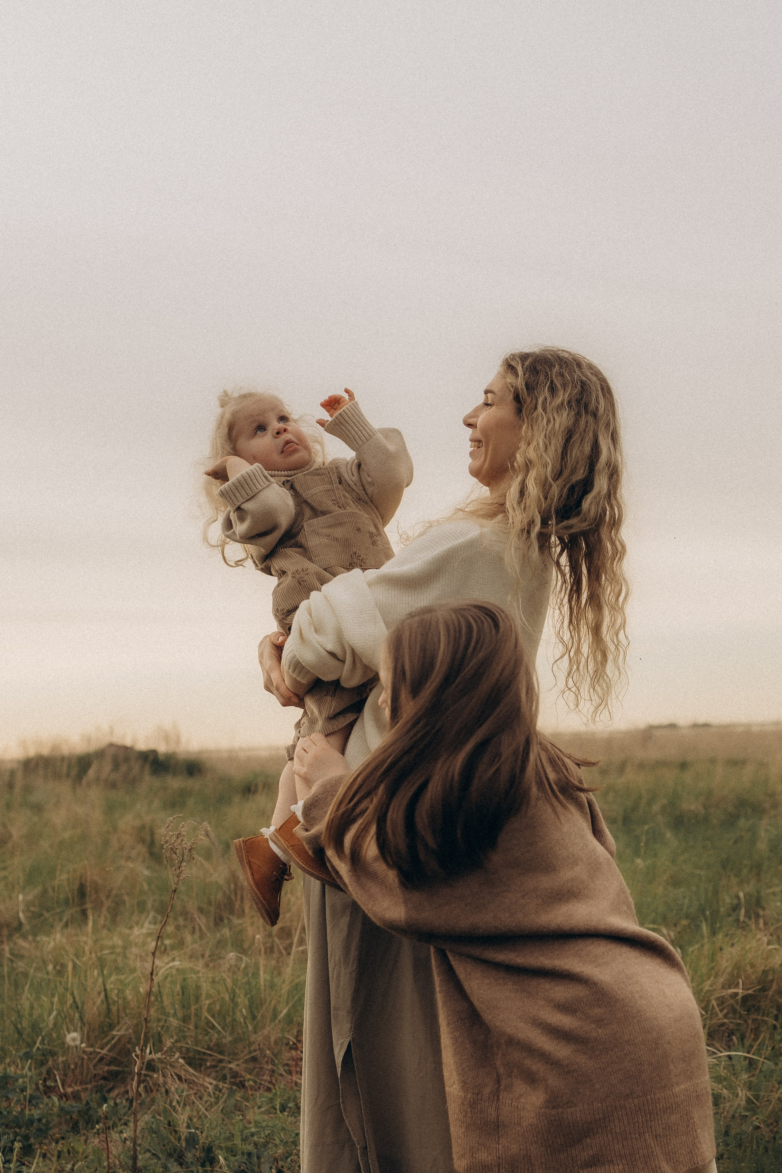 Семейная в поле. Эльвира Галимьянова — семейный фотограф Екатеринбурга