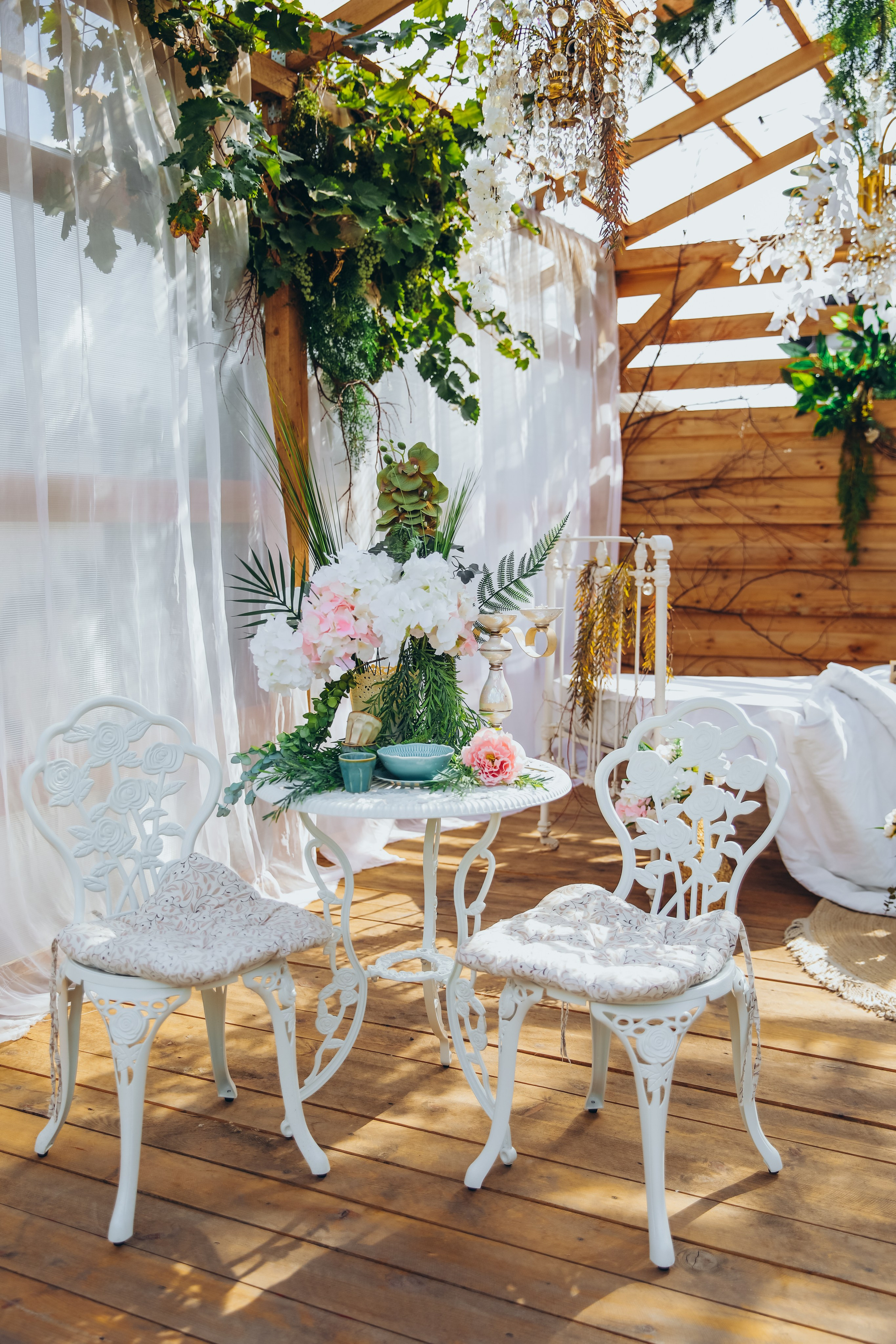 Уличная локация «Лесной дом». Фотостудия в Мариуполе «Берлога»