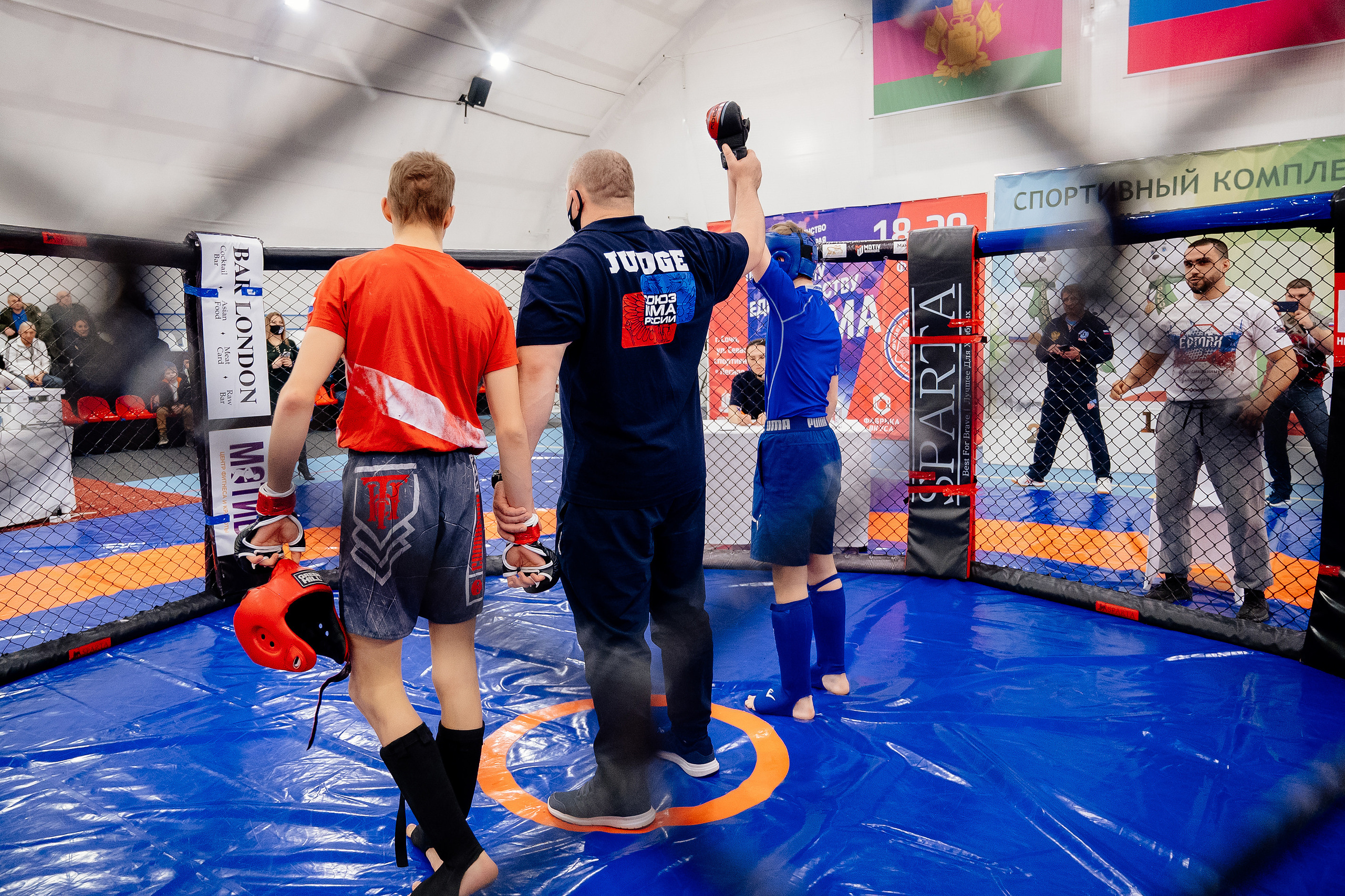 Чемпионат по смешанному боевому единоборству ММА. Свадебный и семейный фотограф в Сочи Никита Пищов