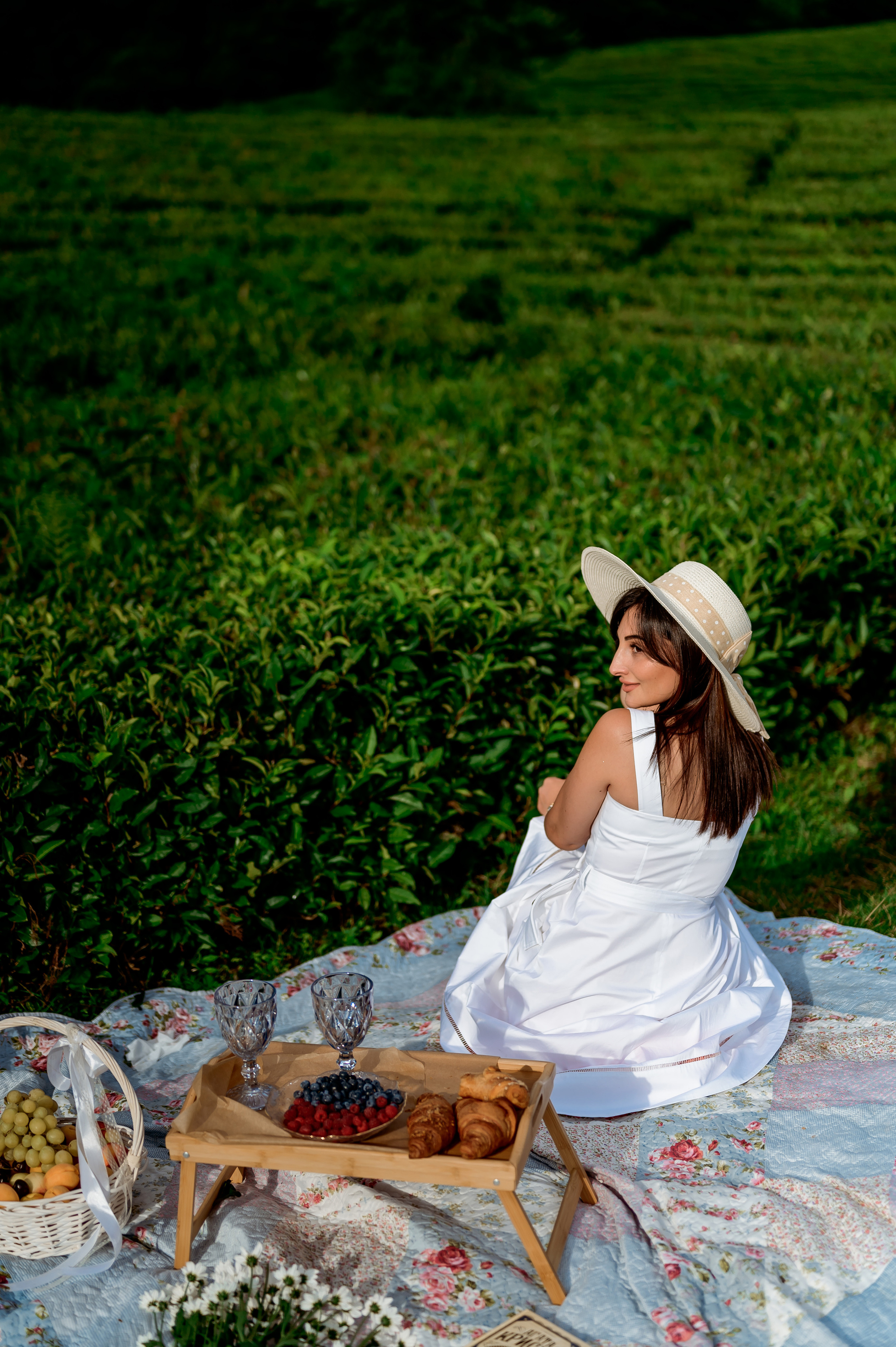 Женская фотосессия на Чайных плантациях. Свадебный и семейный фотограф в Сочи Никита Пищов