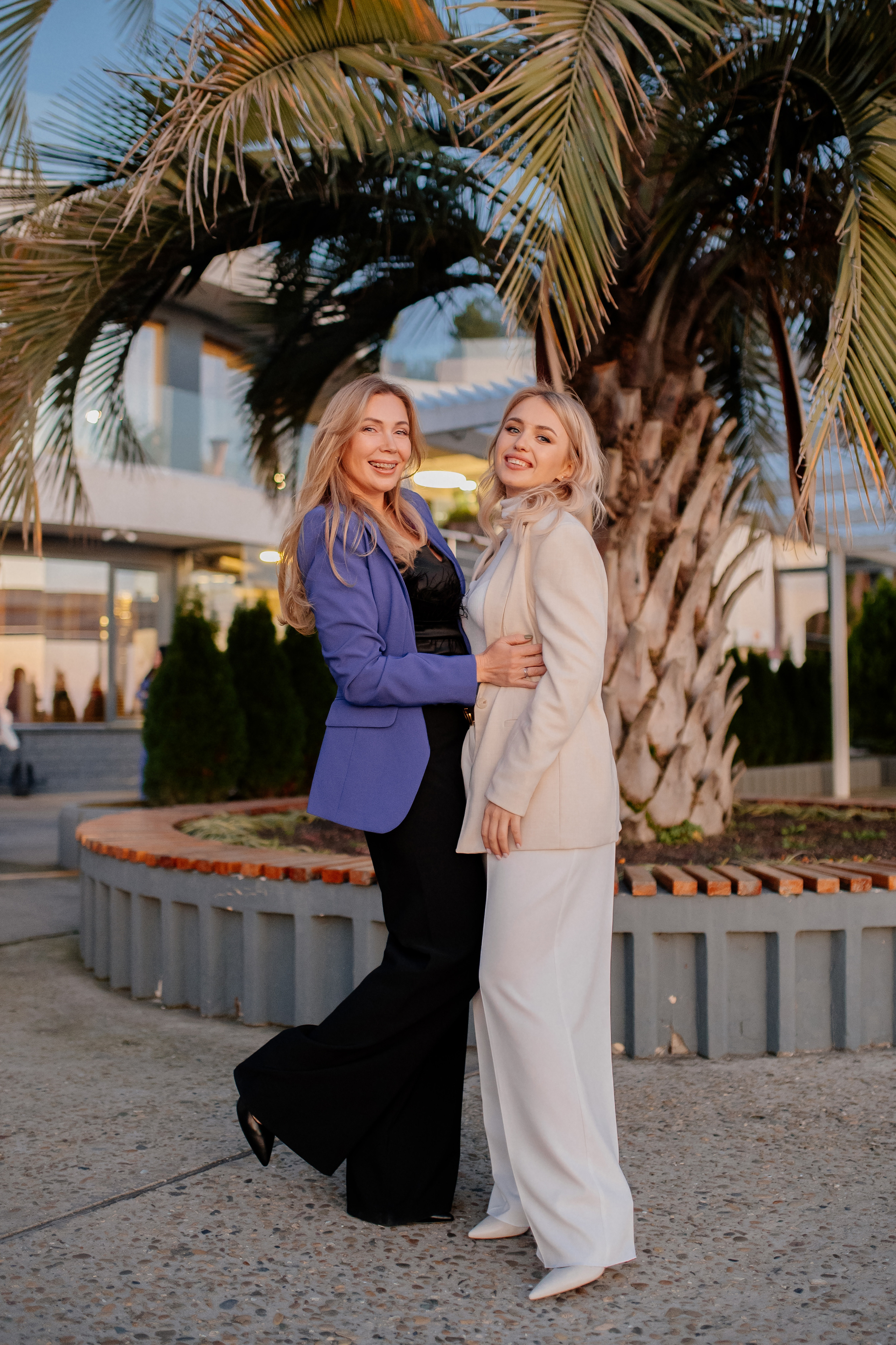 Свадебный вечер в кругу близких. Свадебный и семейный фотограф в Сочи Никита Пищов