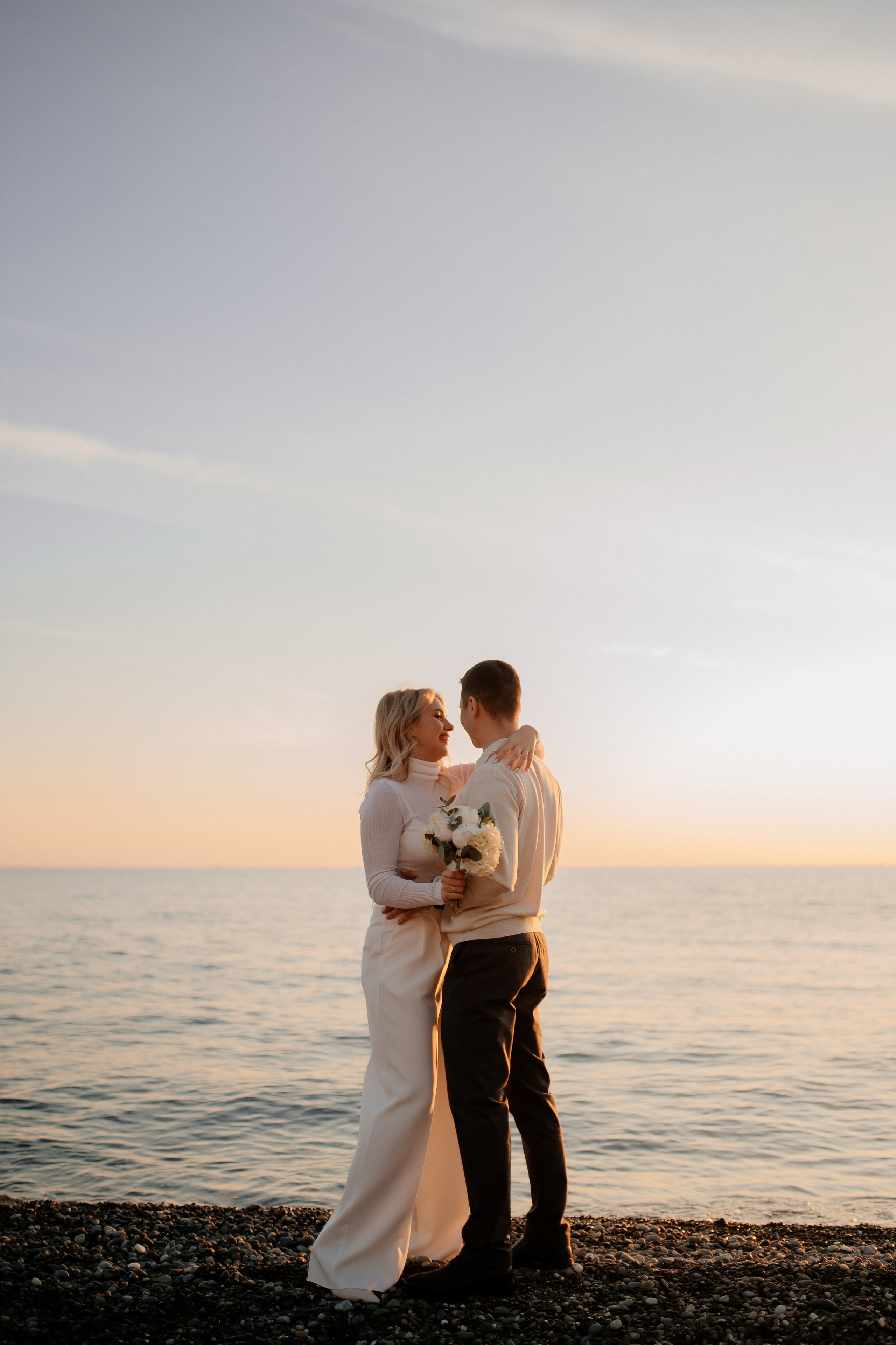 Свадебный вечер в кругу близких. Свадебный и семейный фотограф в Сочи Никита Пищов