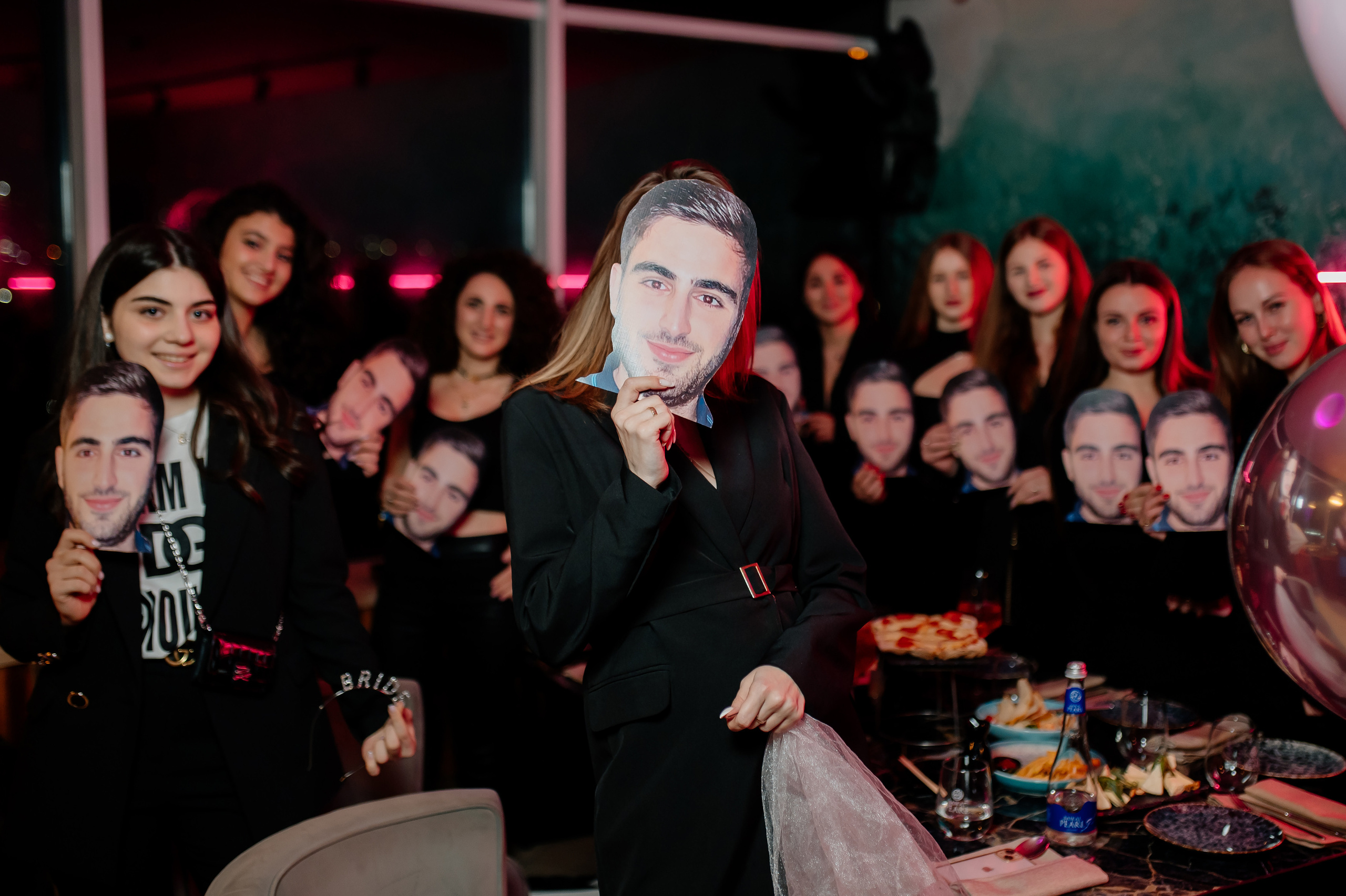 Девичник в «У себя 14». Свадебный и семейный фотограф в Сочи Никита Пищов