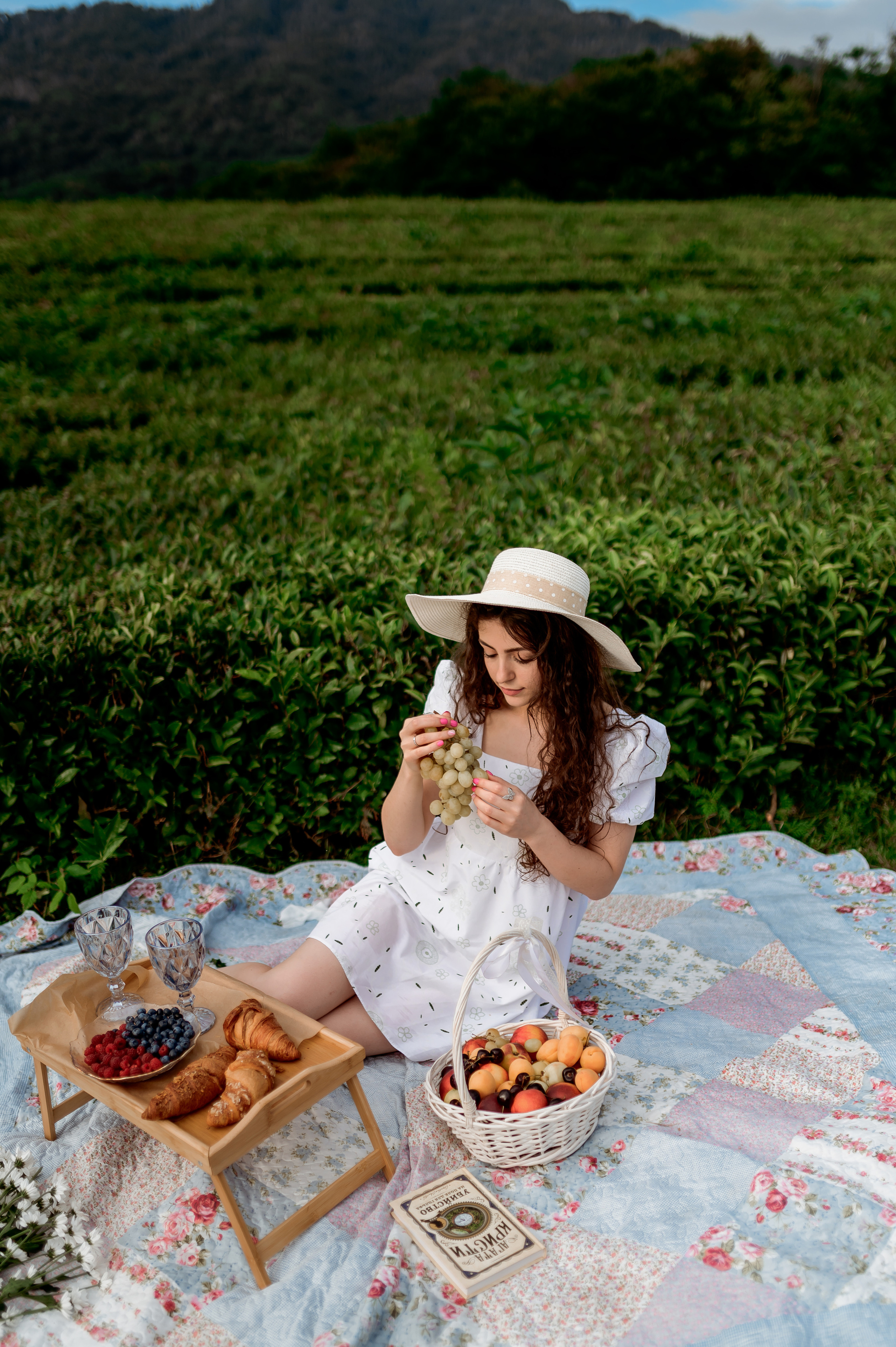 Женская фотосессия на Чайных плантациях. Свадебный и семейный фотограф в Сочи Никита Пищов