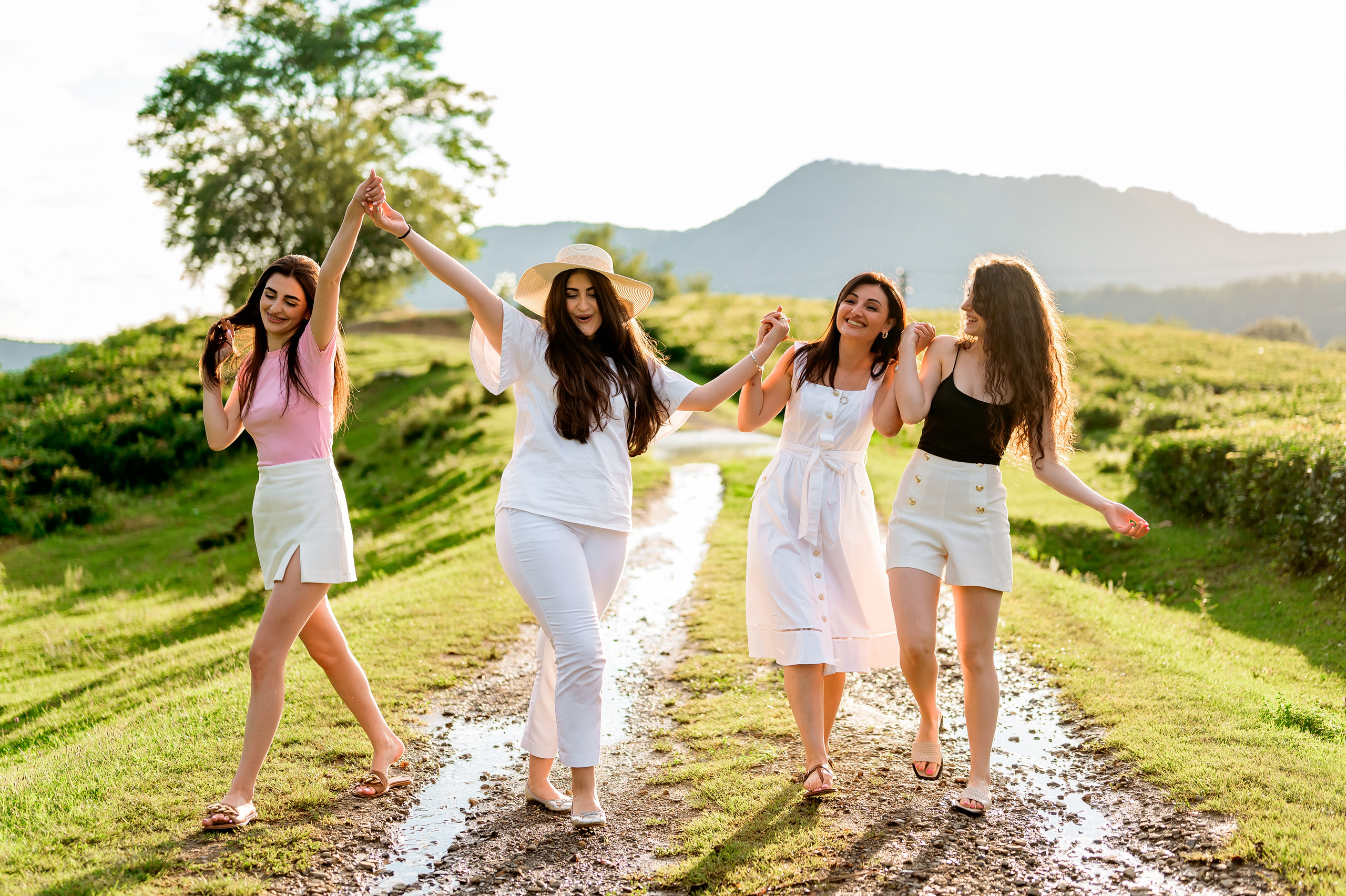 Женская фотосессия на Чайных плантациях. Свадебный и семейный фотограф в Сочи Никита Пищов