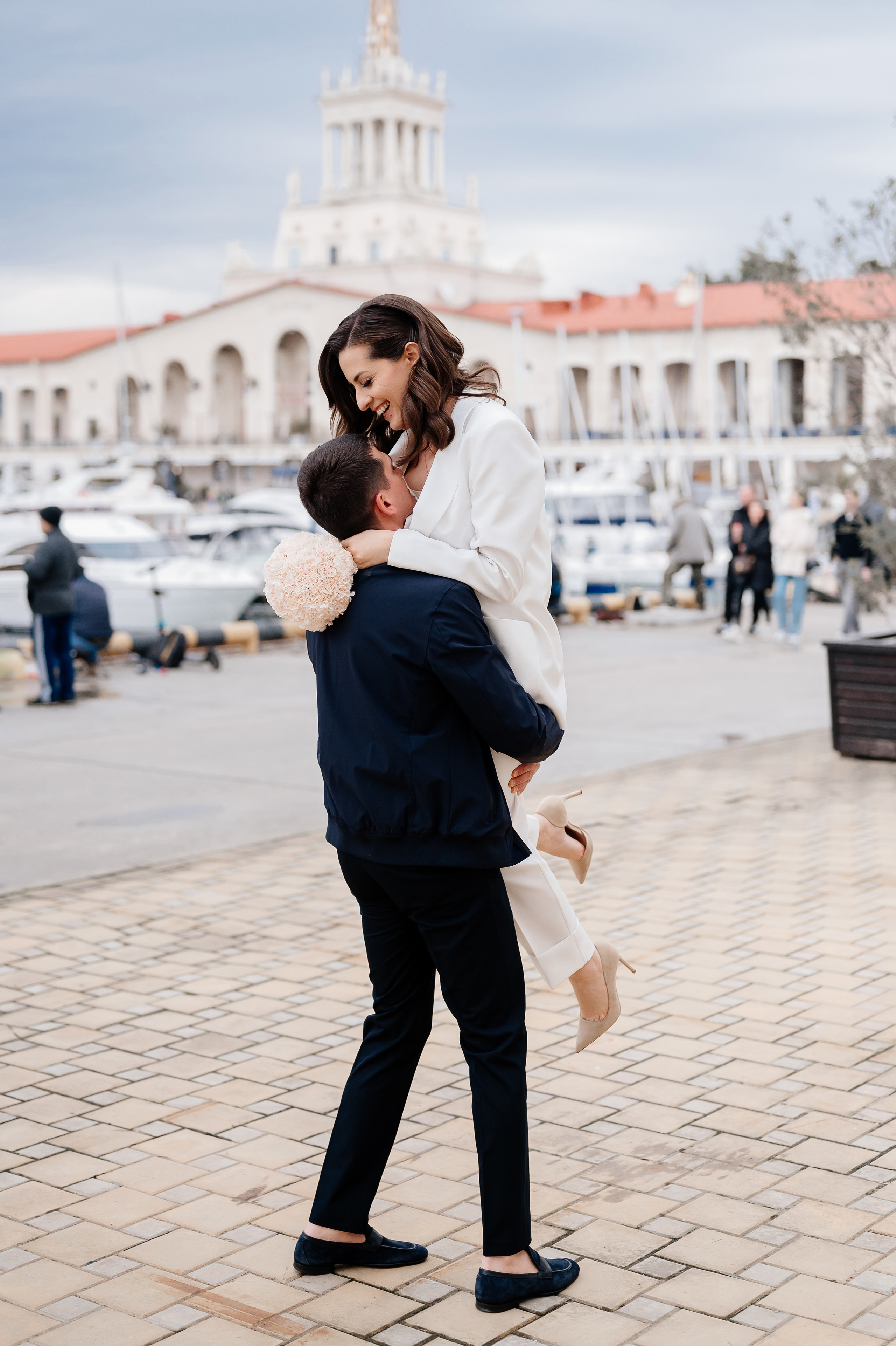 Прогулка после загса. Свадебный и семейный фотограф в Сочи Никита Пищов