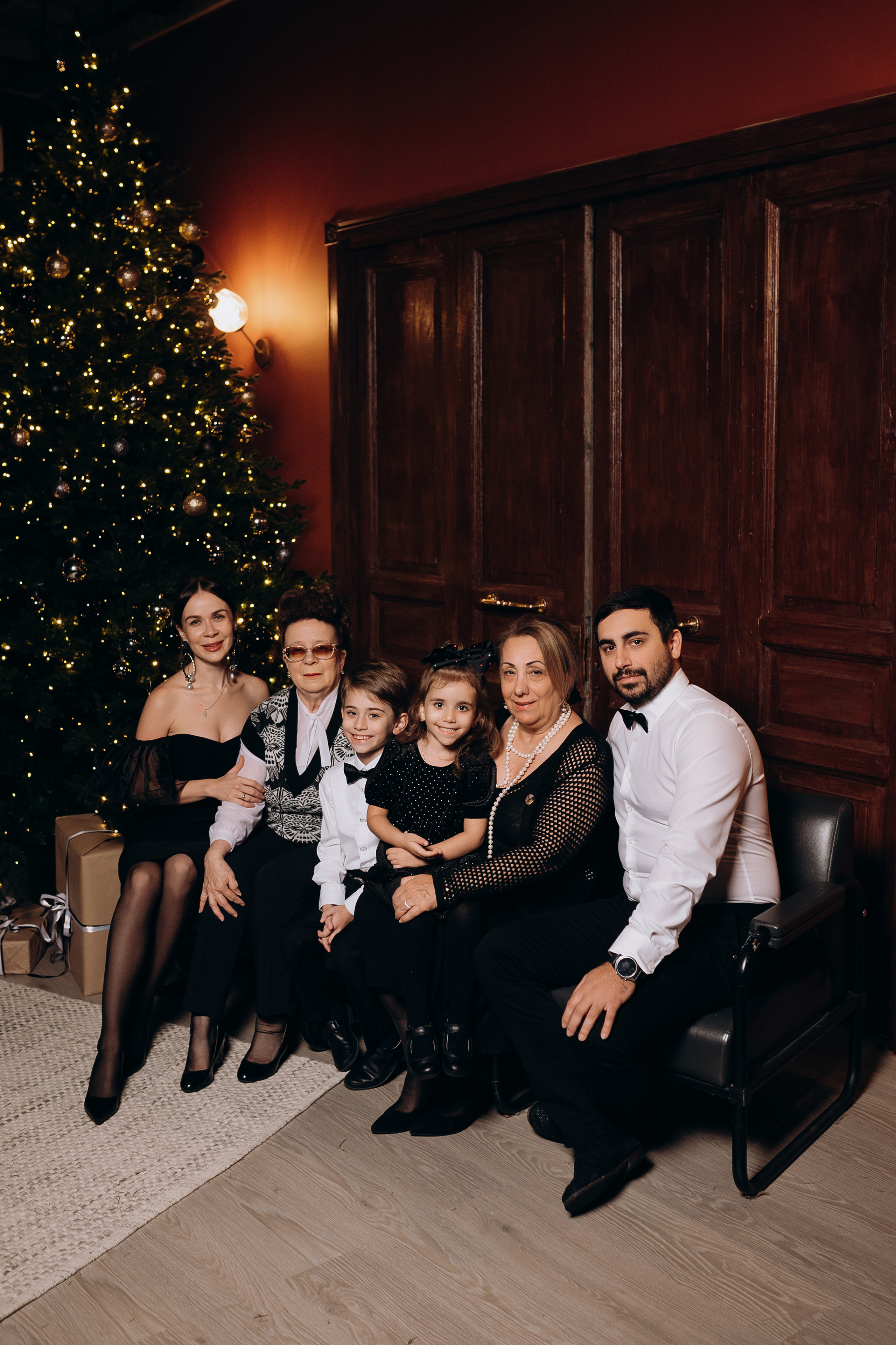 Новогодняя фотосессия семейная в студии. Свадебный и семейный фотограф в Сочи Никита Пищов
