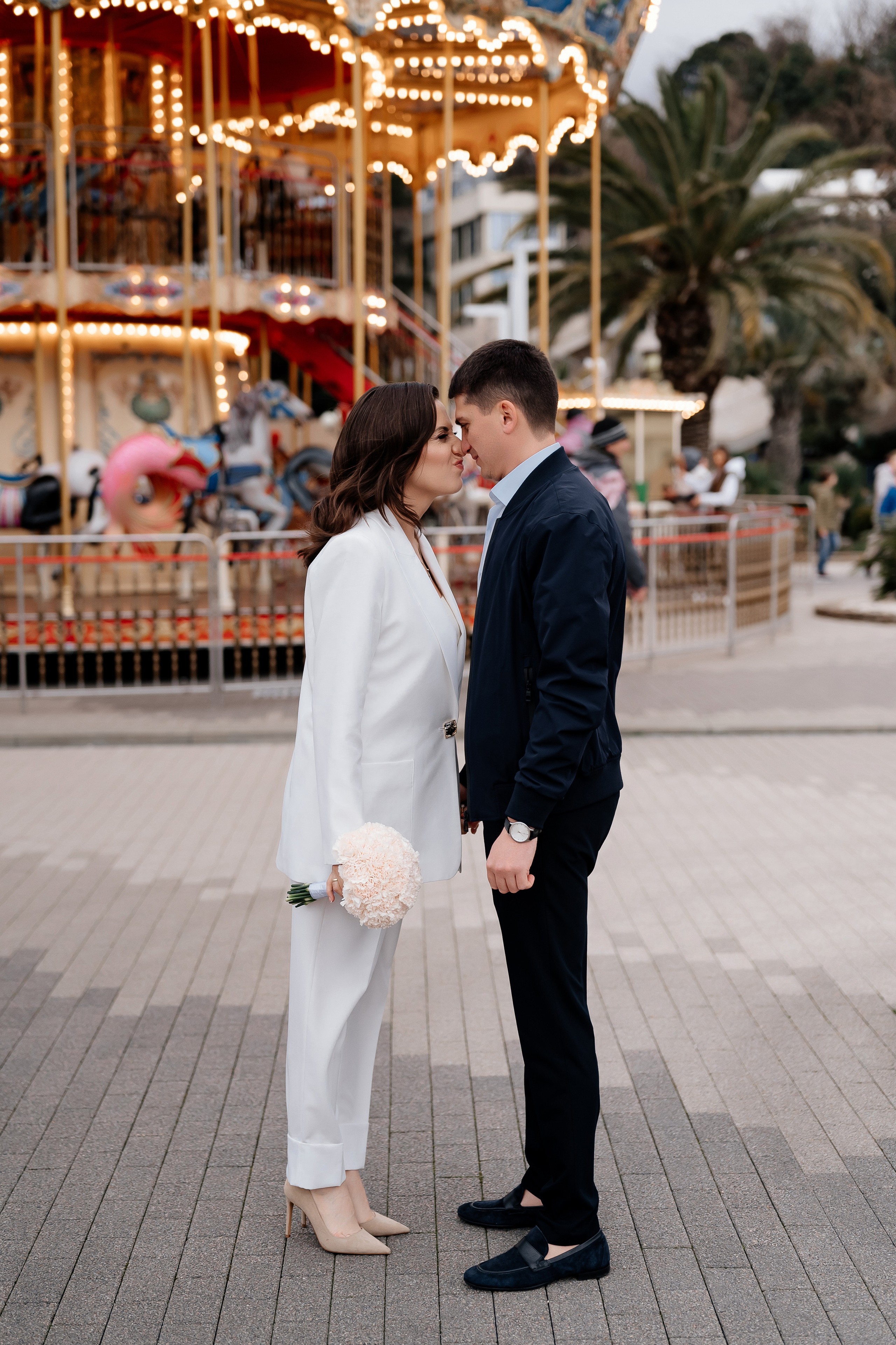 Прогулка после загса. Свадебный и семейный фотограф в Сочи Никита Пищов