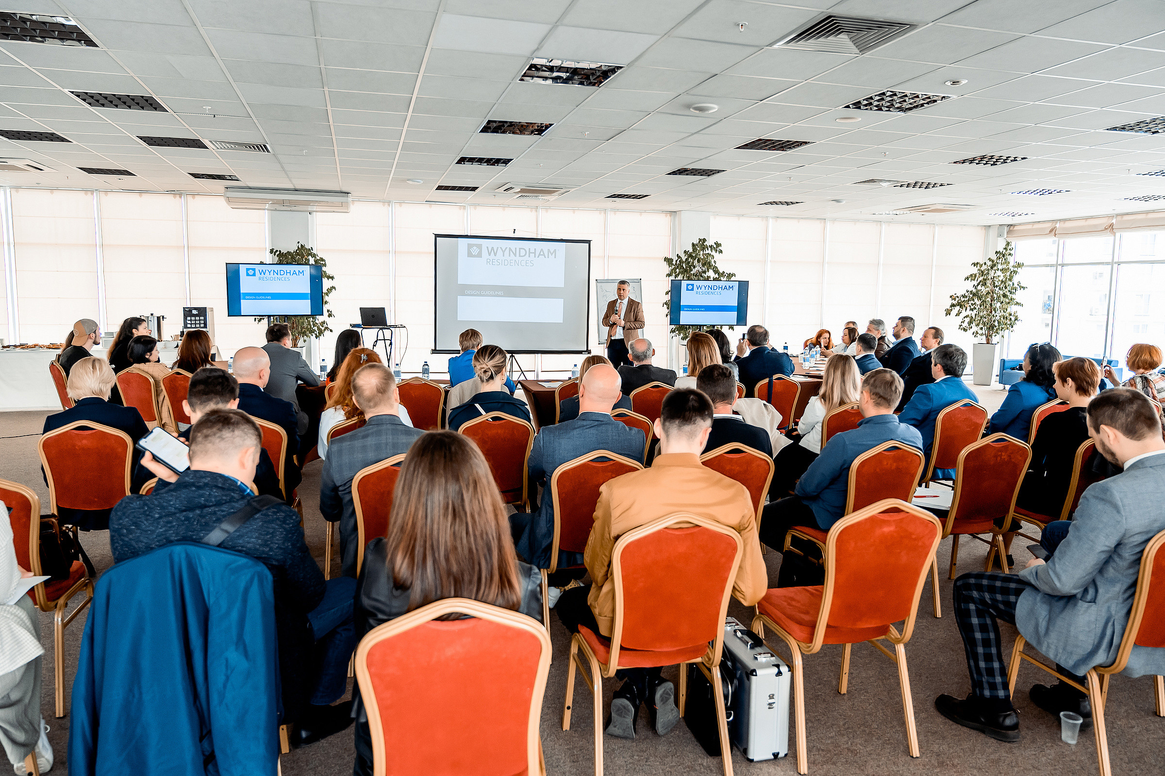 Конференция «Тенденции курортной недвижимости в Сочи». Свадебный и семейный фотограф в Сочи Никита Пищов