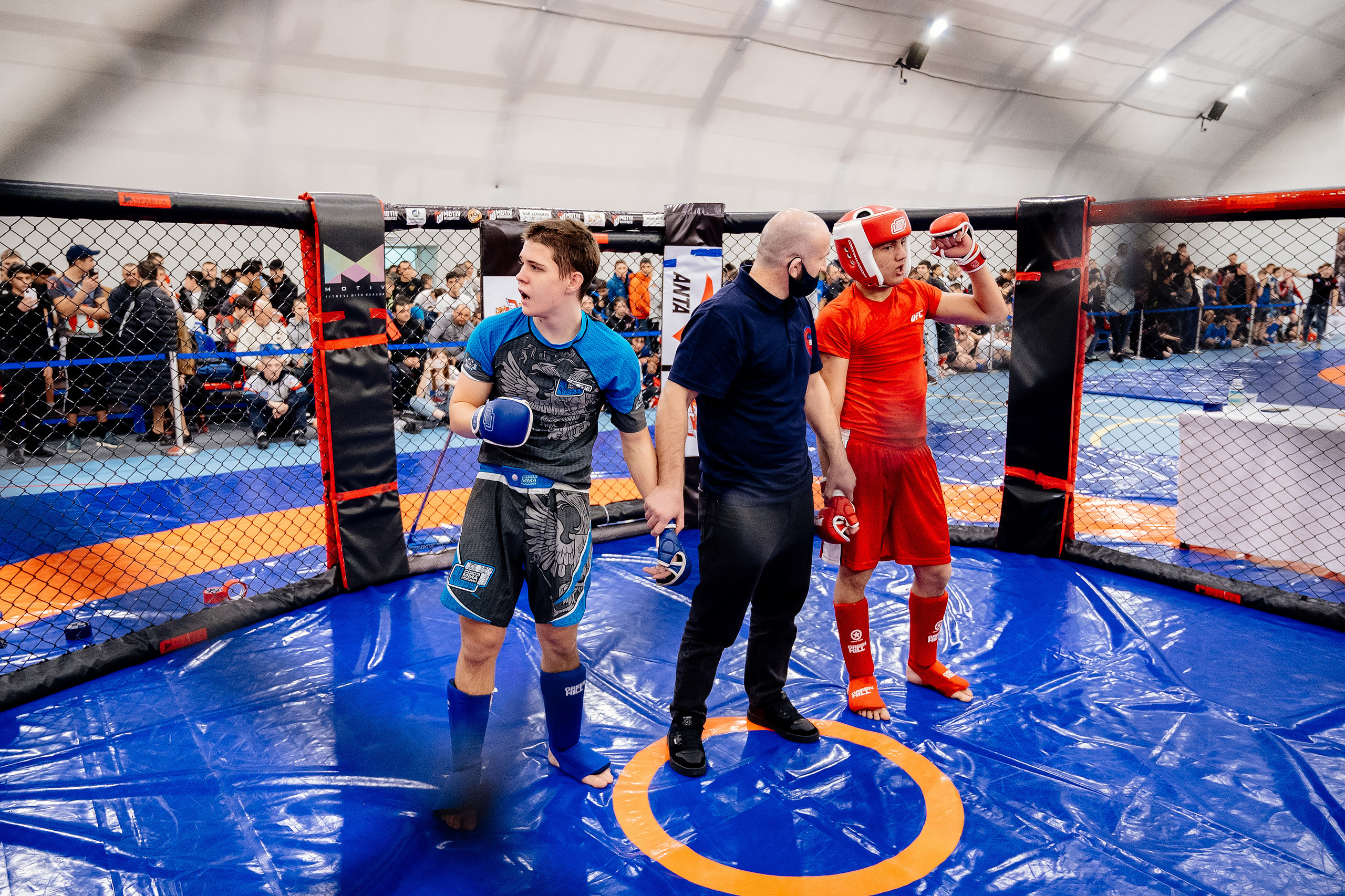 Чемпионат по смешанному боевому единоборству ММА. Свадебный и семейный фотограф в Сочи Никита Пищов