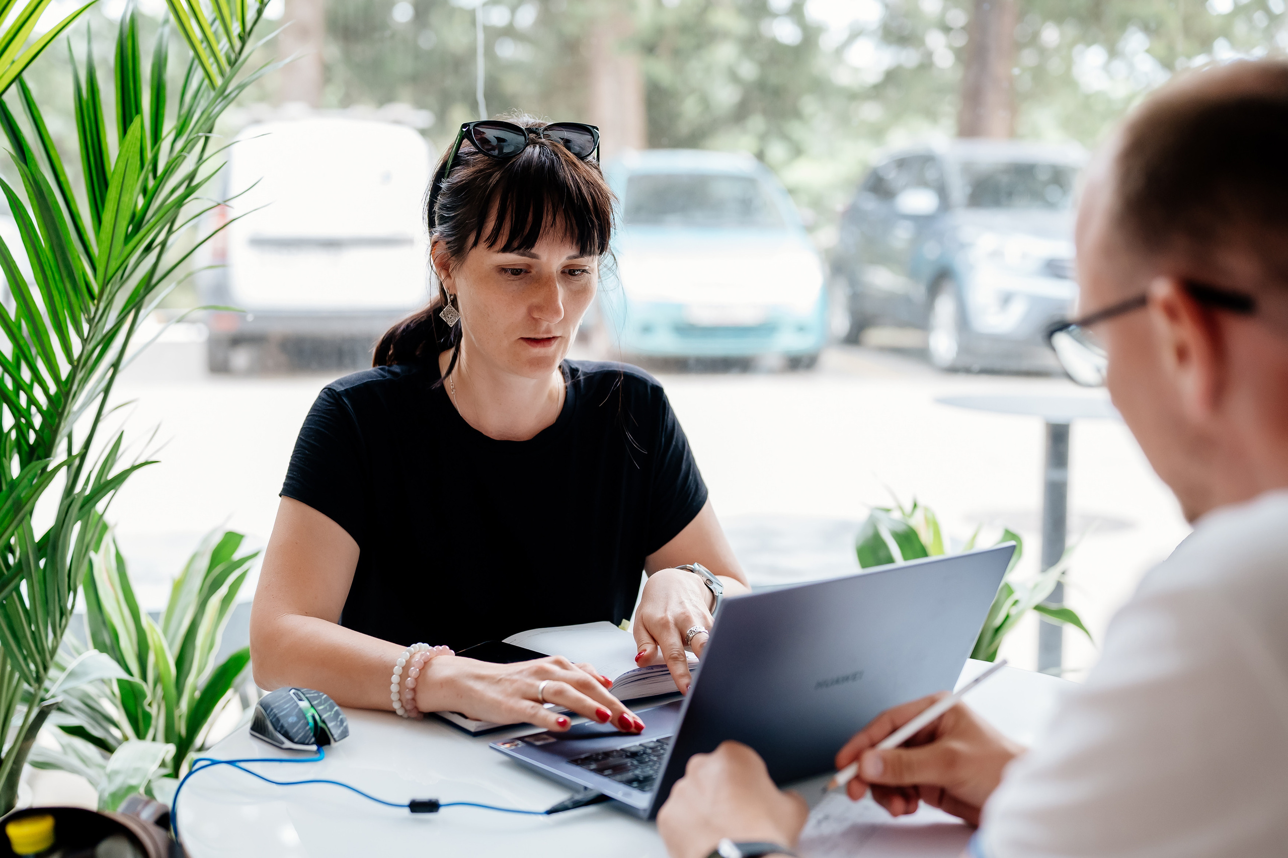 Круглый стол Сагалов и сотоварищи. Свадебный и семейный фотограф в Сочи Никита Пищов