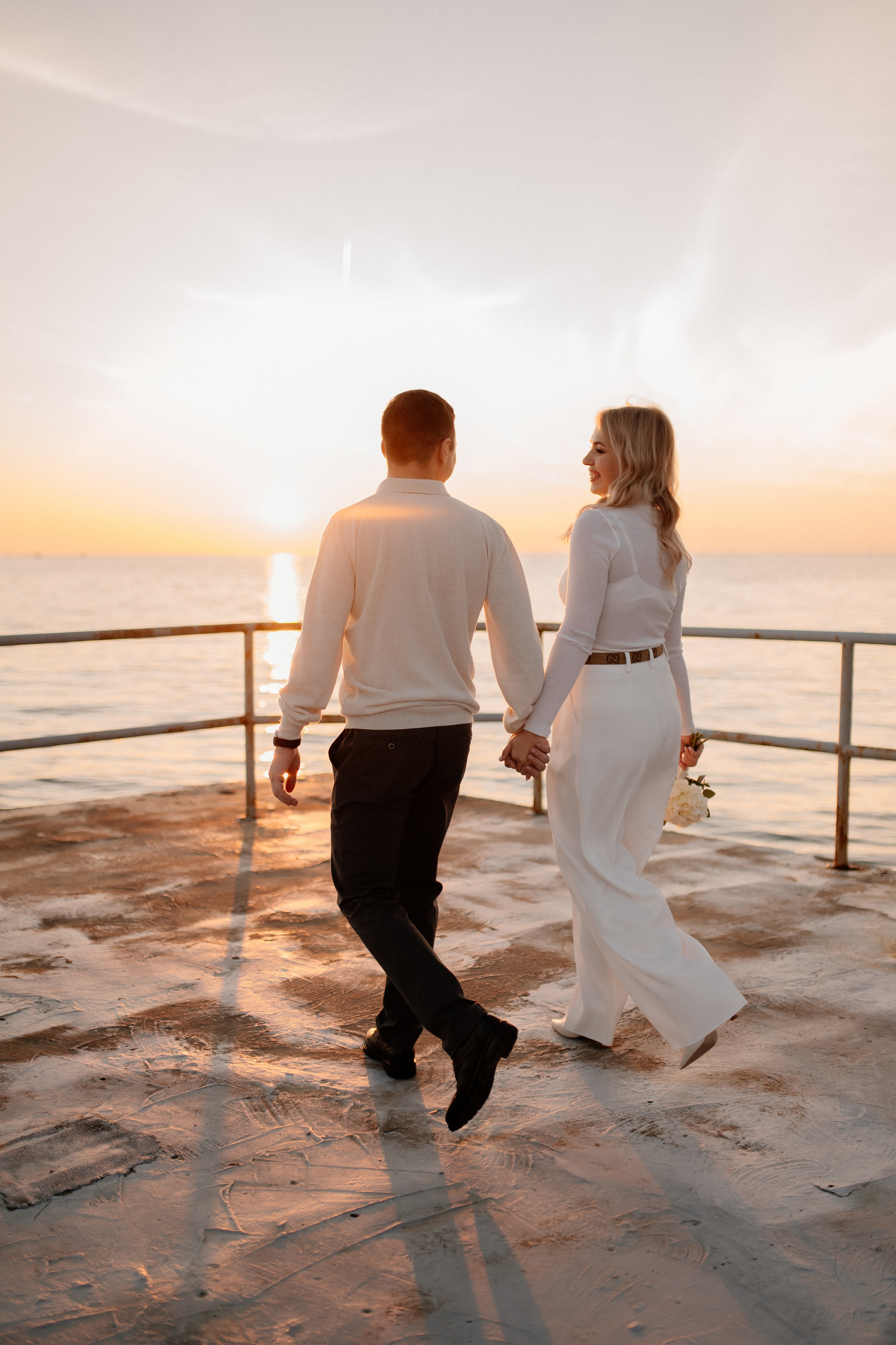 Свадебный вечер в кругу близких. Свадебный и семейный фотограф в Сочи Никита Пищов