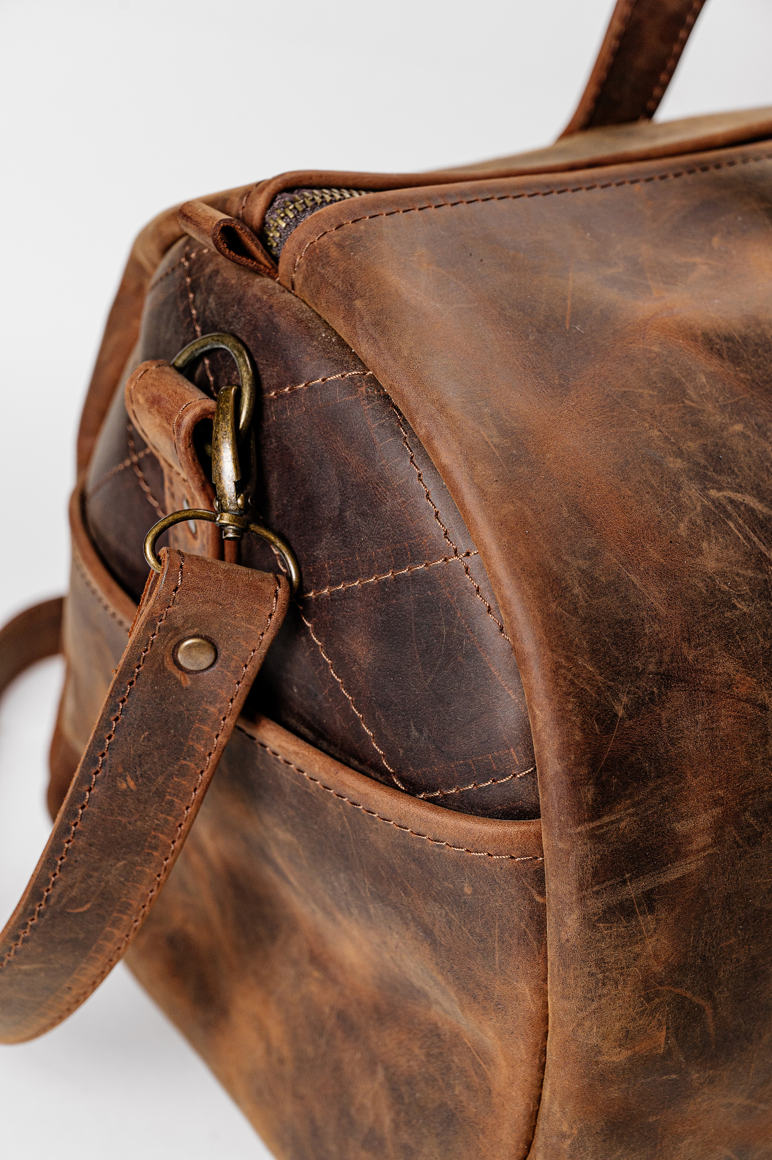 Каталог кожаных изделий MOKSA. Свадебный и семейный фотограф в Сочи Никита Пищов