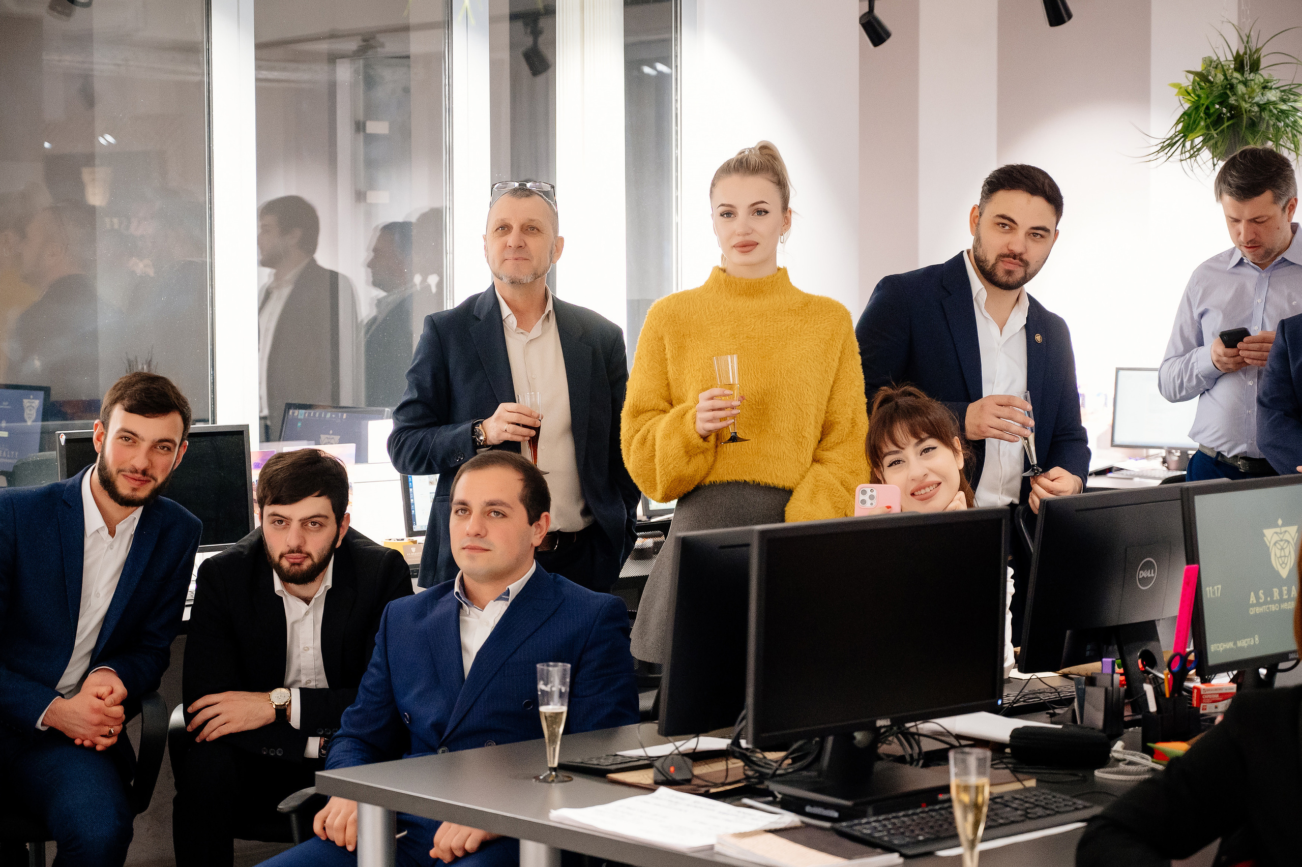 8 Марта в A.S. Realty. Свадебный и семейный фотограф в Сочи Никита Пищов