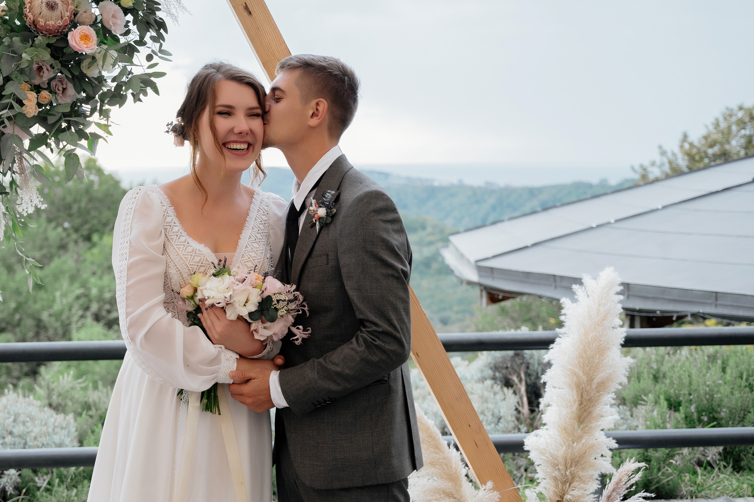 Свадьба на ферме «Экзархо». Свадебный и семейный фотограф в Сочи Никита Пищов