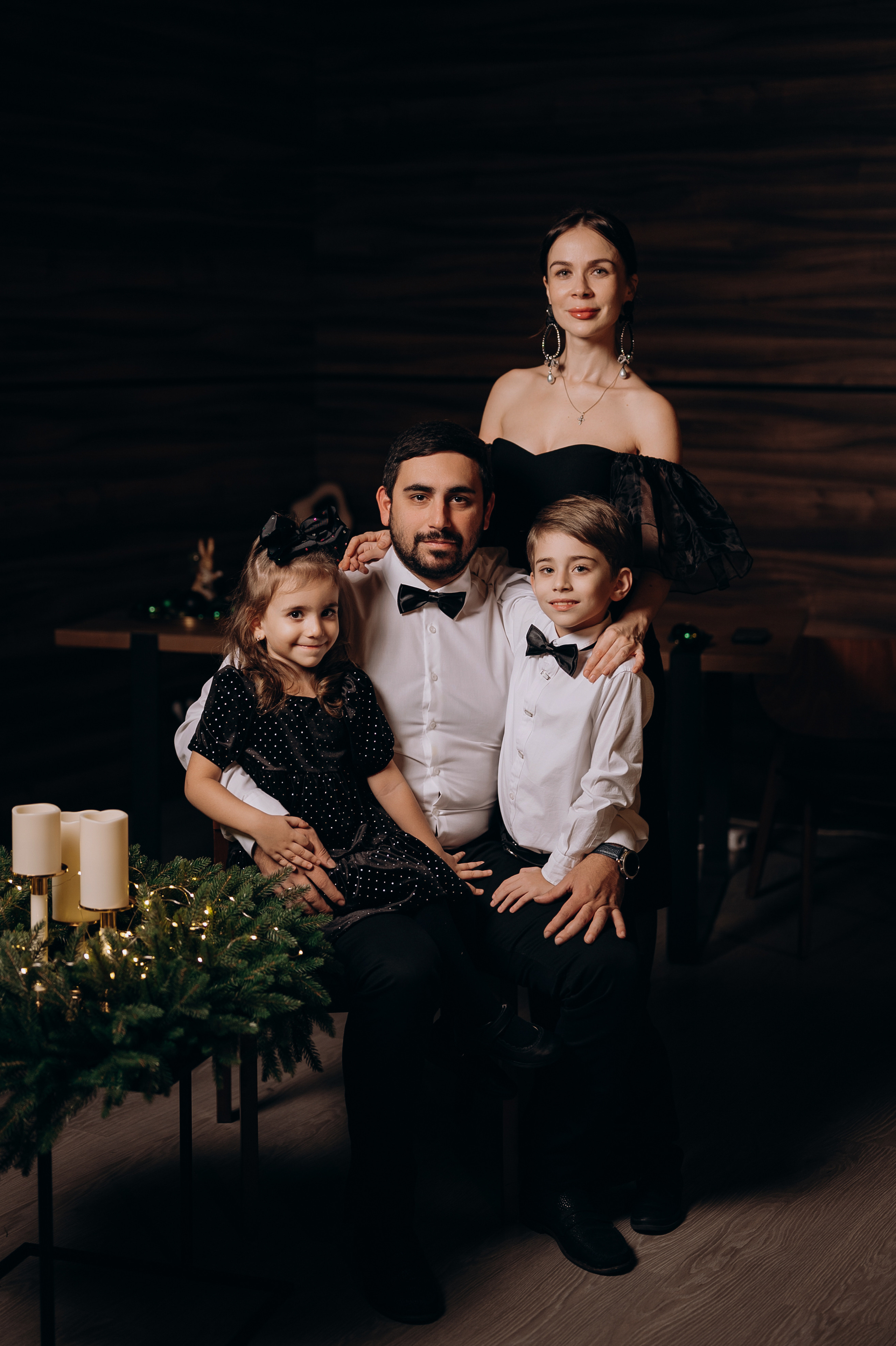 Новогодняя фотосессия семейная в студии. Свадебный и семейный фотограф в Сочи Никита Пищов