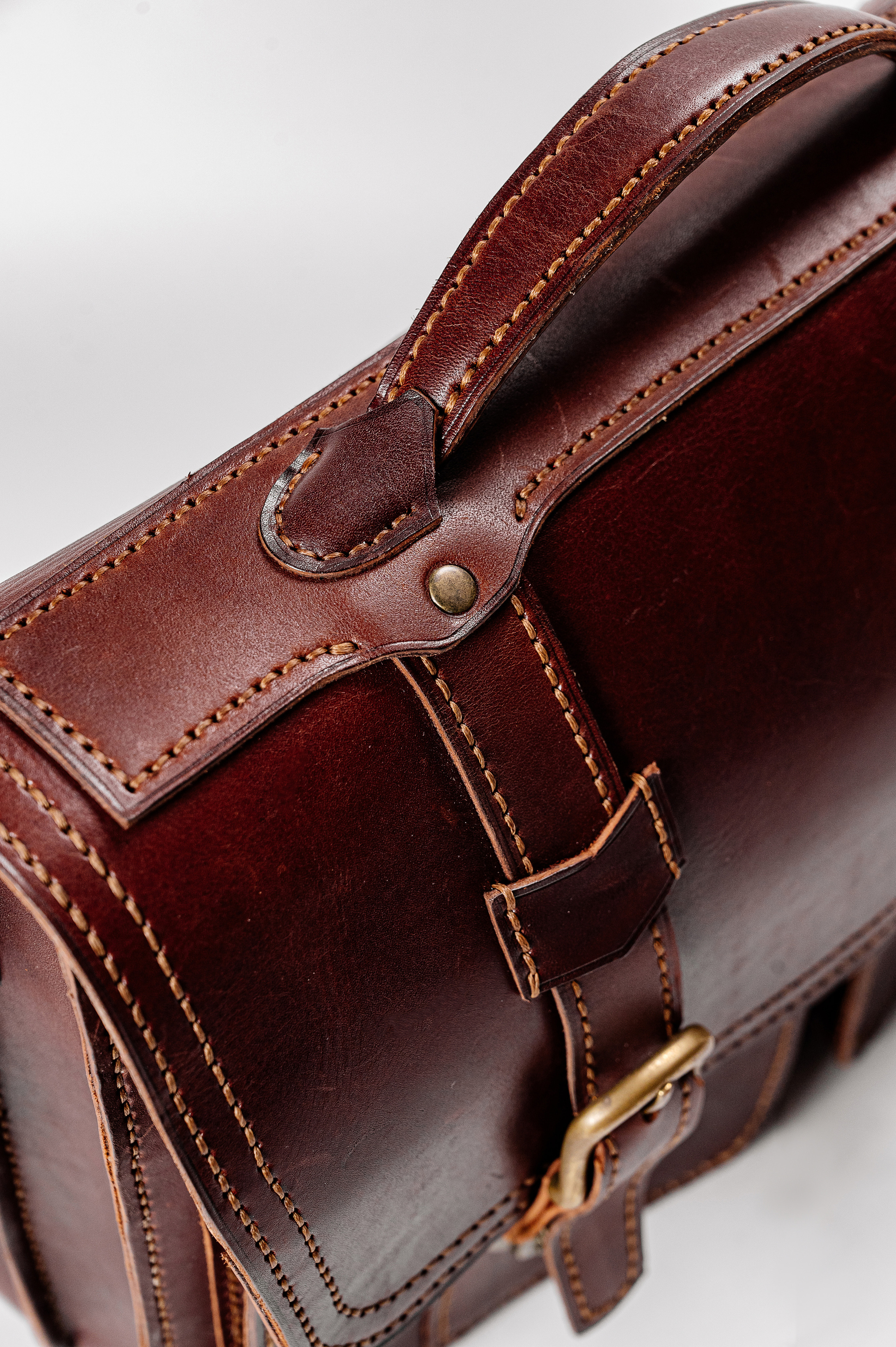 Каталог кожаных изделий MOKSA. Свадебный и семейный фотограф в Сочи Никита Пищов