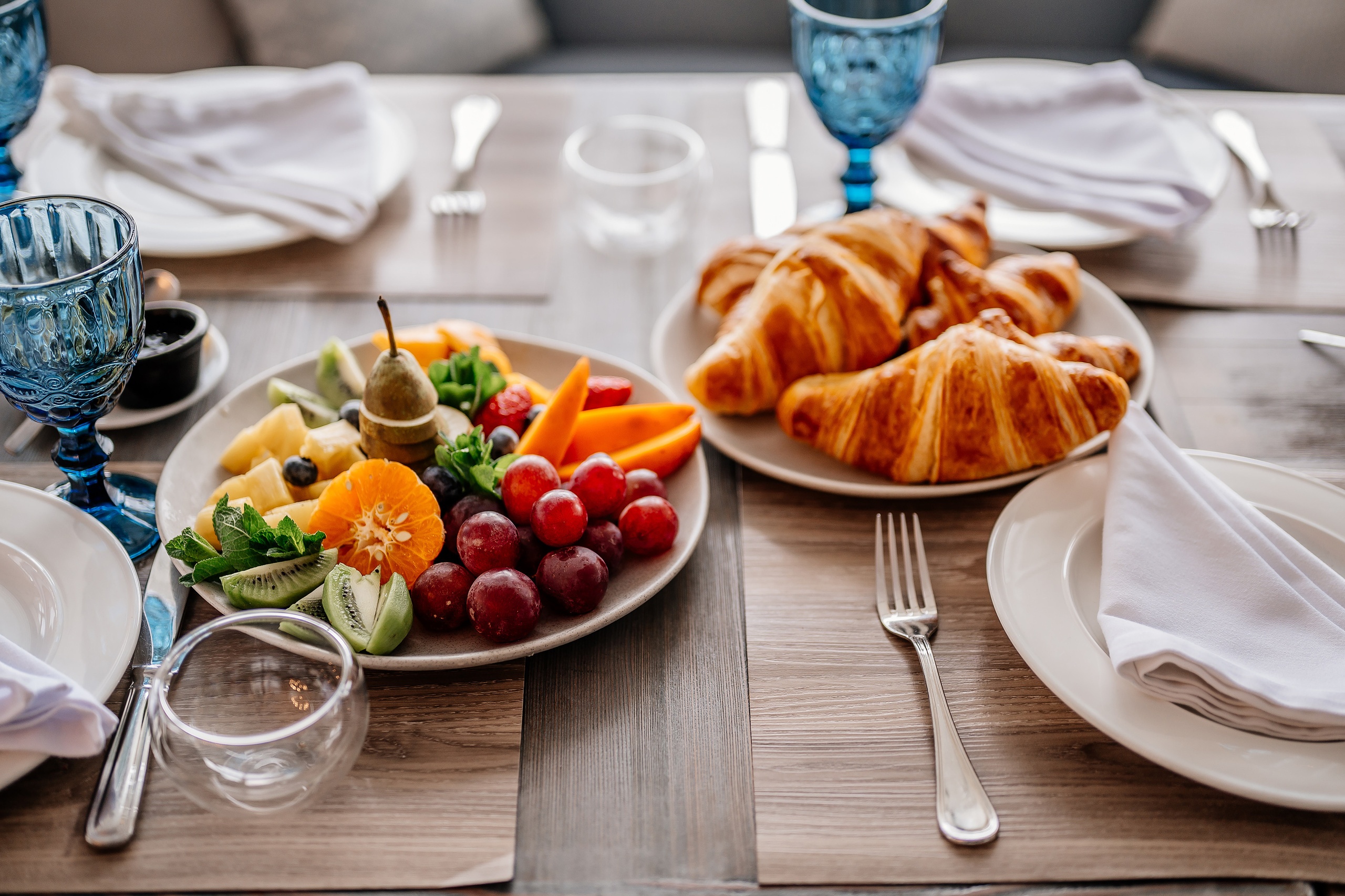 Завтрак EMG Sochi. Свадебный и семейный фотограф в Сочи Никита Пищов