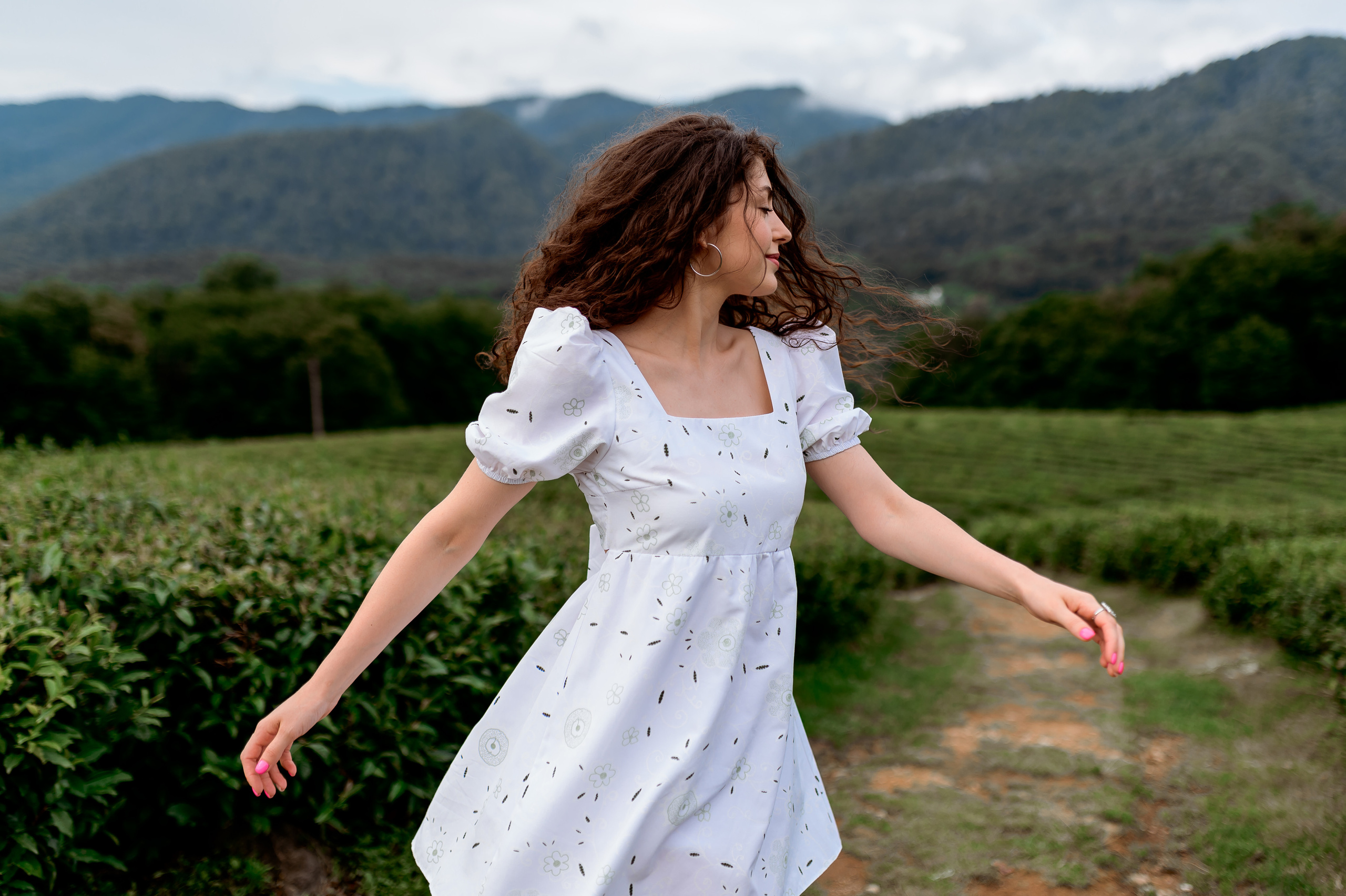 Женская фотосессия на Чайных плантациях. Свадебный и семейный фотограф в Сочи Никита Пищов