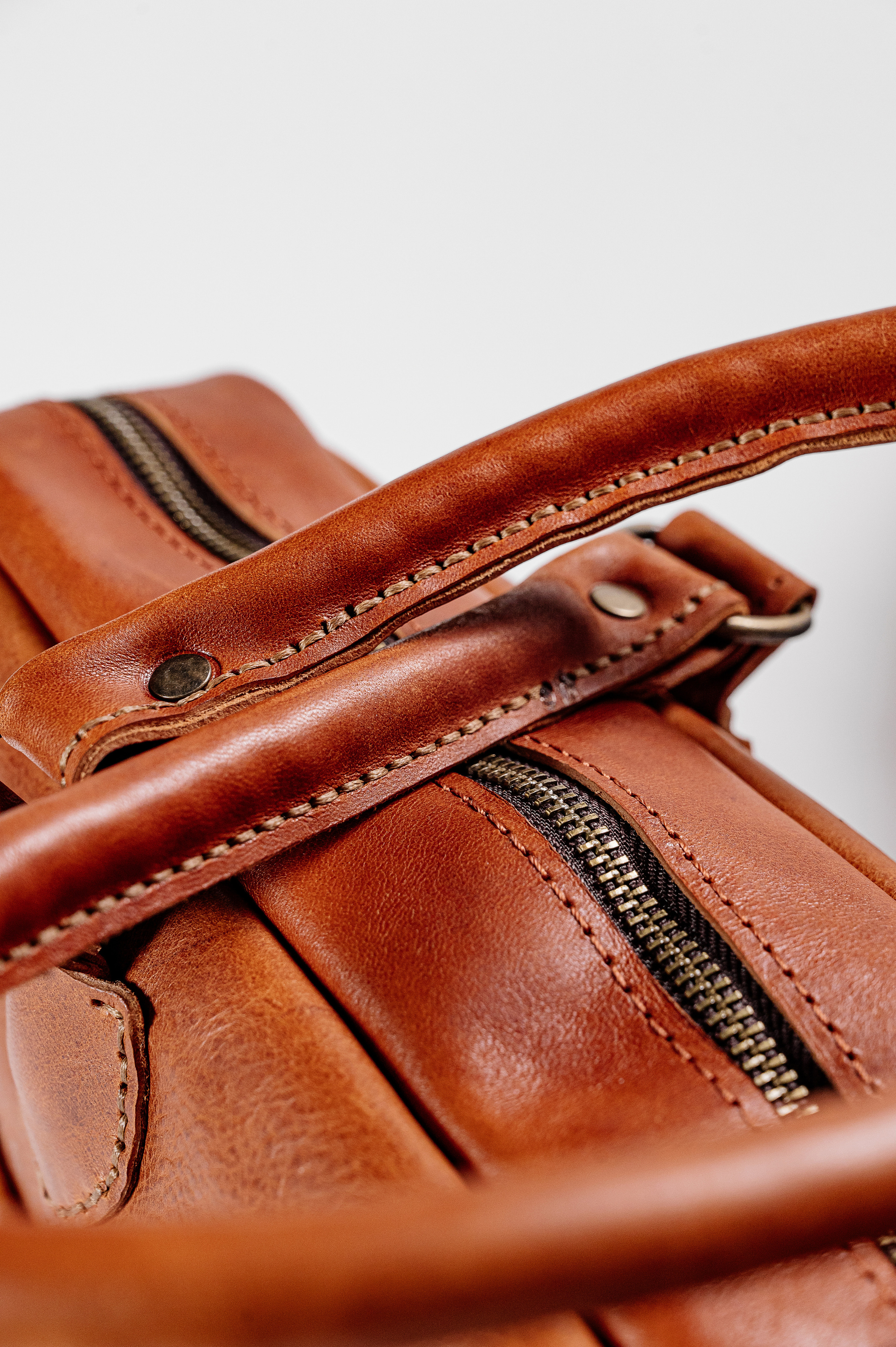 Каталог кожаных изделий MOKSA. Свадебный и семейный фотограф в Сочи Никита Пищов