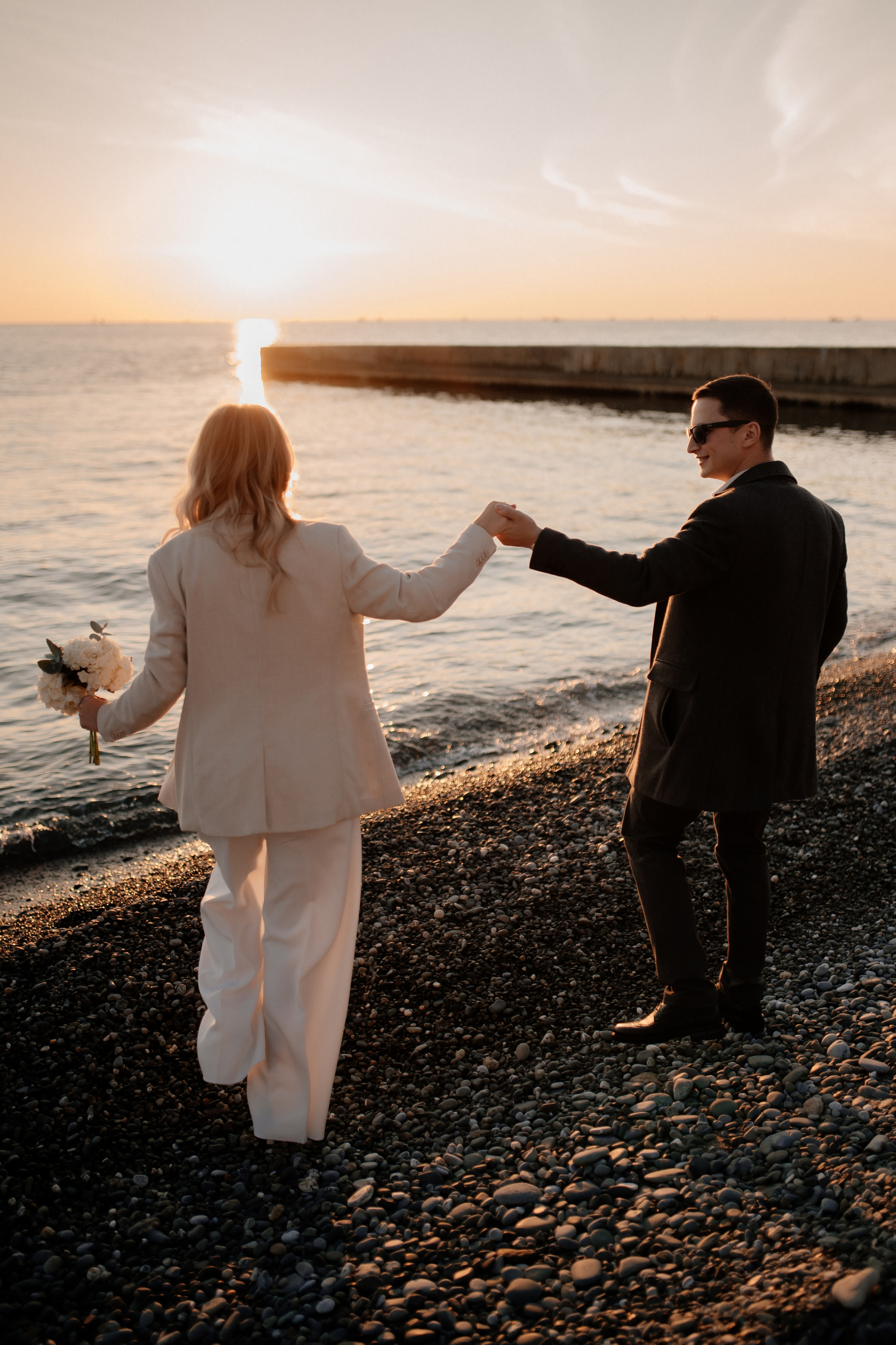 Свадебный вечер в кругу близких. Свадебный и семейный фотограф в Сочи Никита Пищов