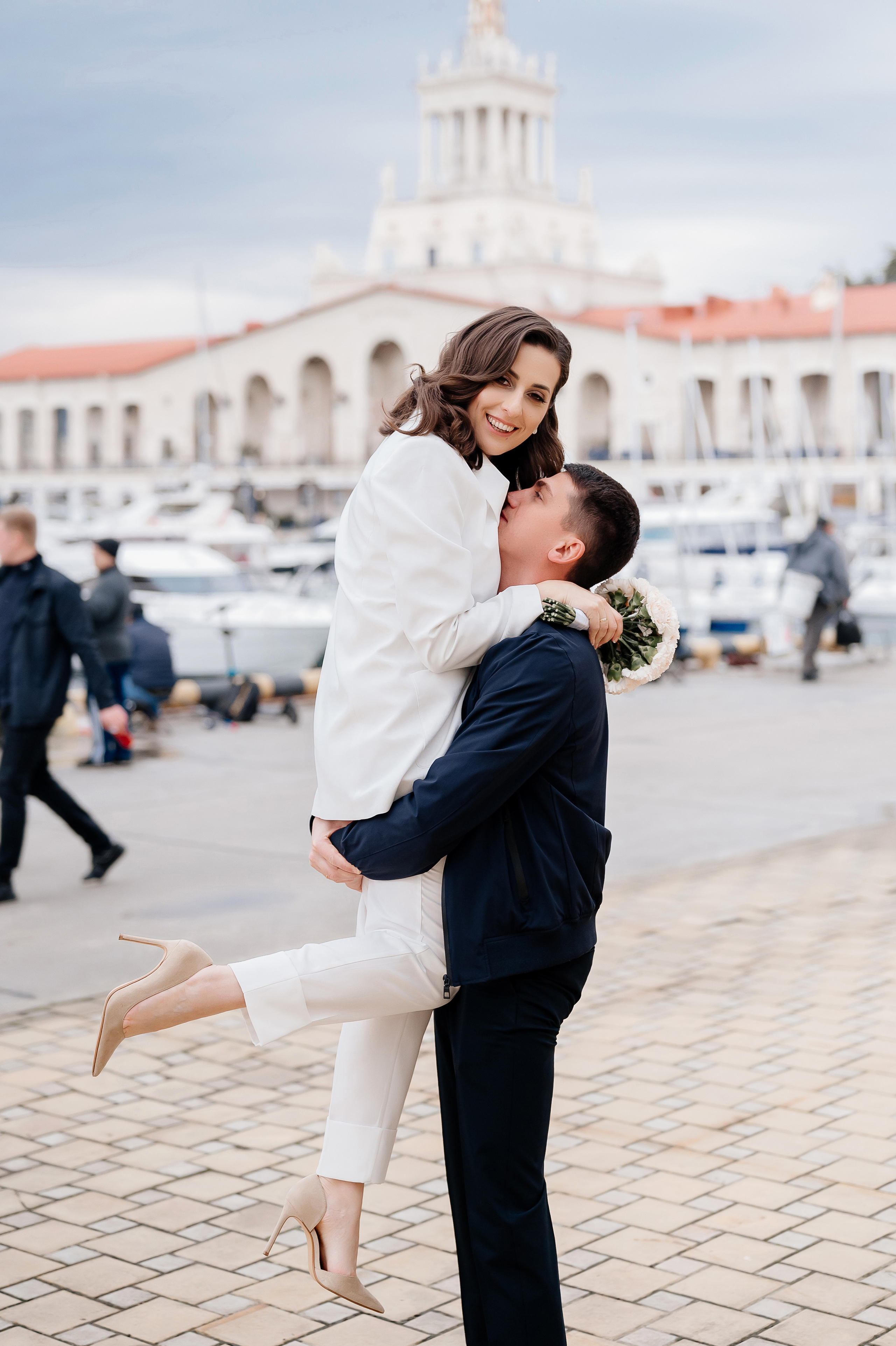 Прогулка после загса. Свадебный и семейный фотограф в Сочи Никита Пищов