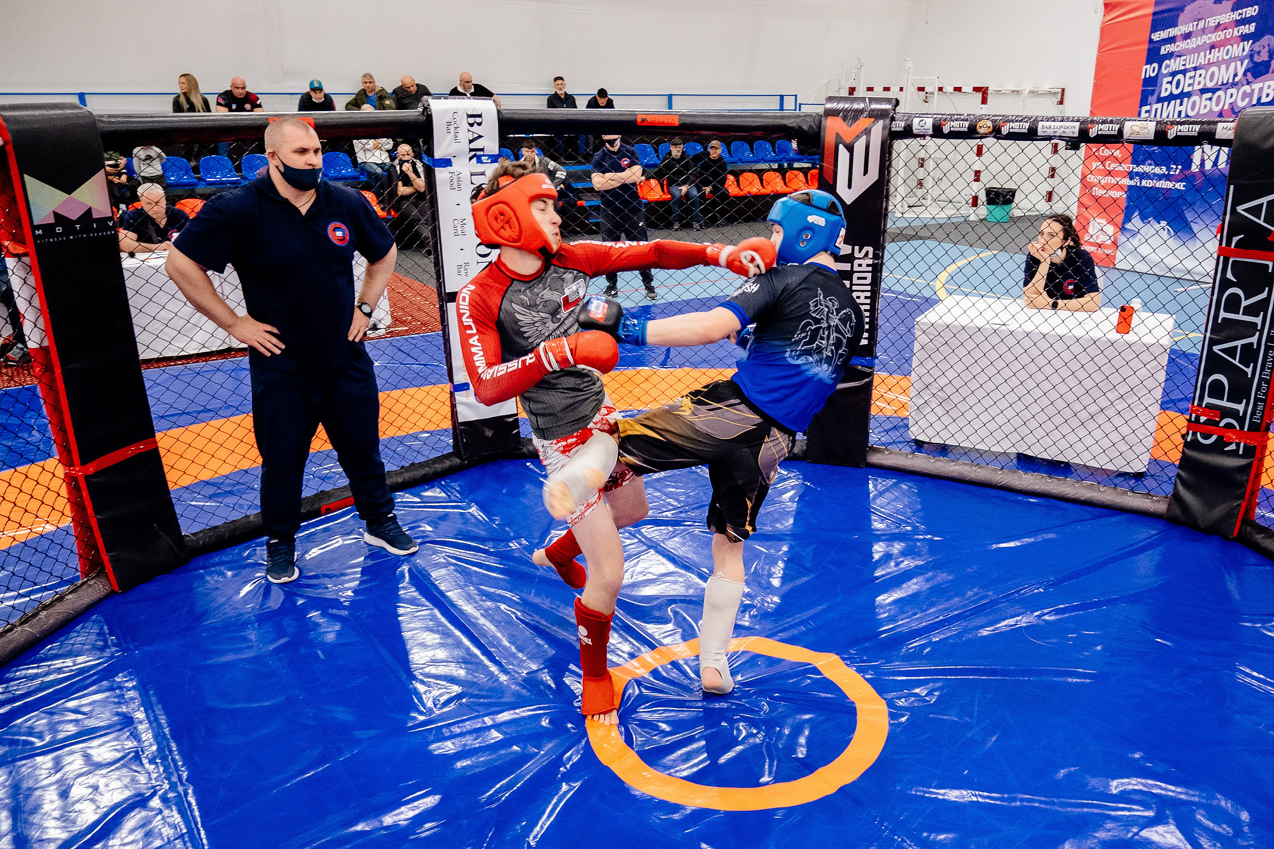 Чемпионат по смешанному боевому единоборству ММА. Свадебный и семейный фотограф в Сочи Никита Пищов