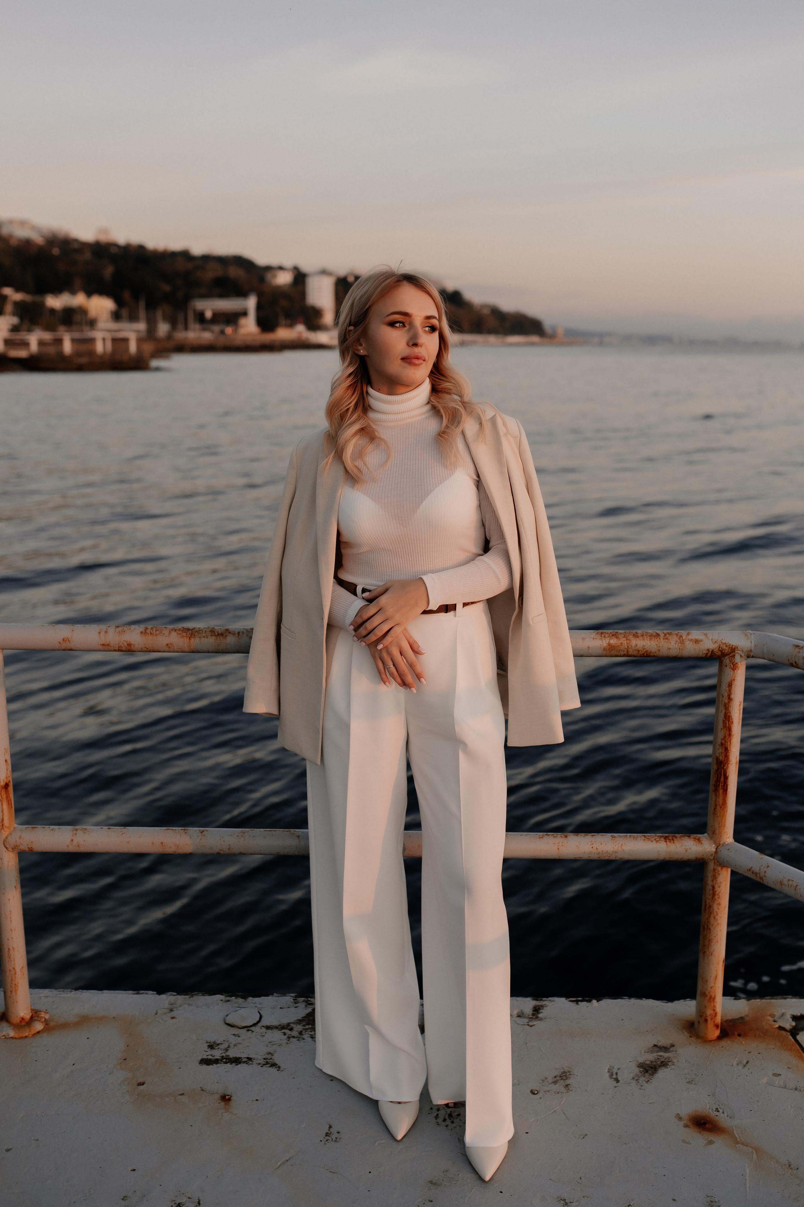 Свадебный вечер в кругу близких. Свадебный и семейный фотограф в Сочи Никита Пищов