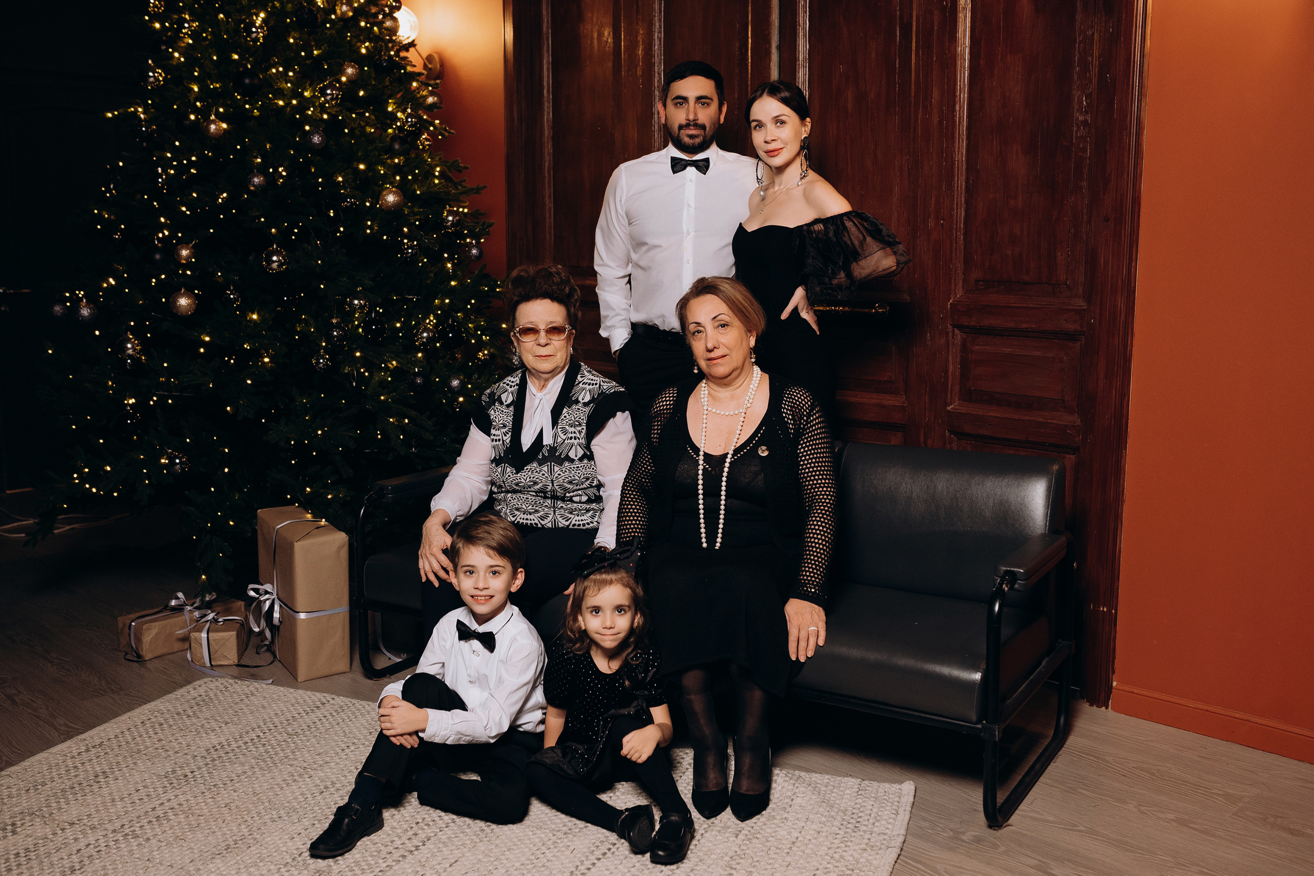Новогодняя фотосессия семейная в студии. Свадебный и семейный фотограф в Сочи Никита Пищов