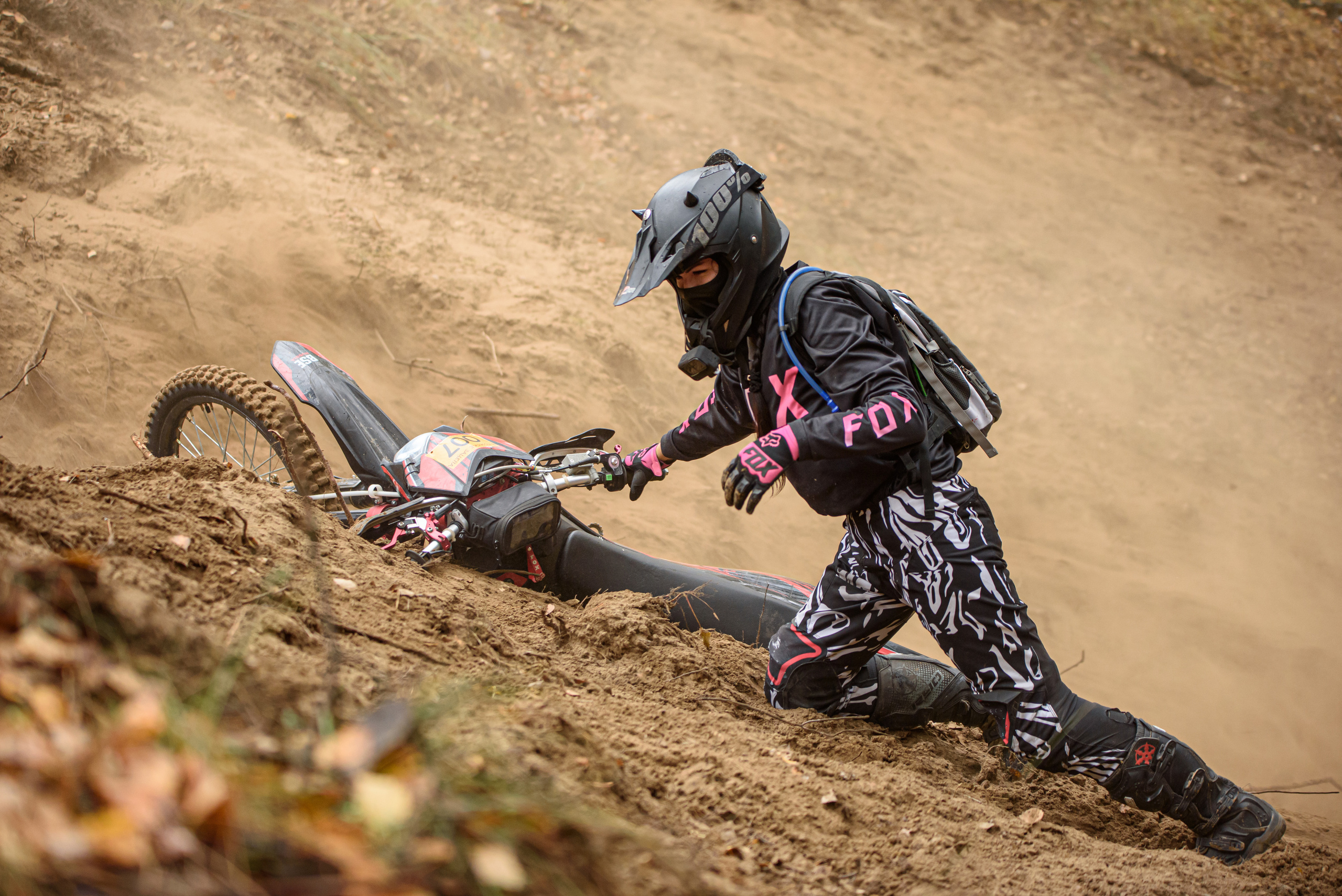 В поиске зацепа. Мотофотограф в Нижнем Новгороде Динара Зуйкова