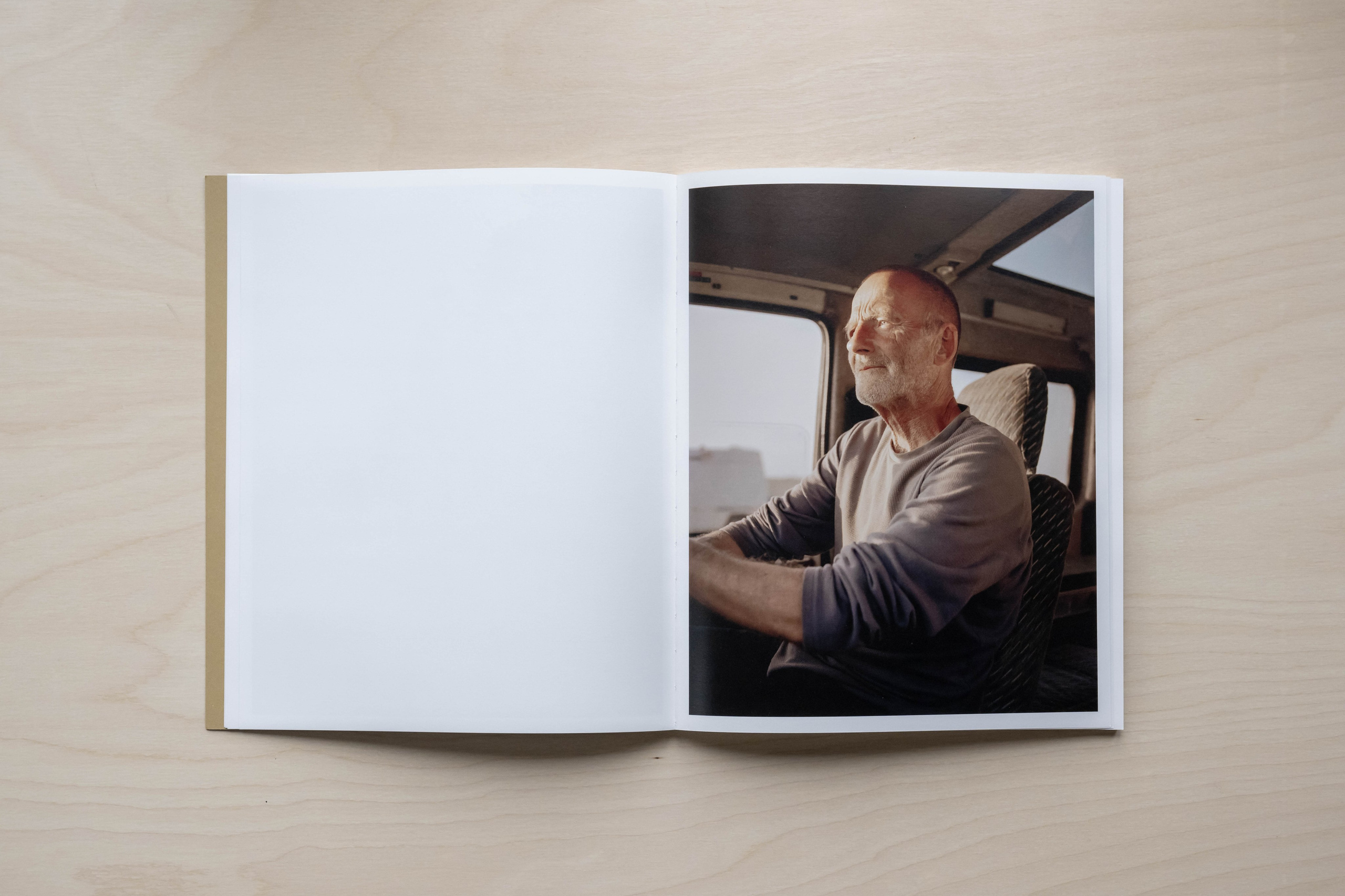 Книга Макса Меховски (Max Miechowski) «Land Loss». Private image