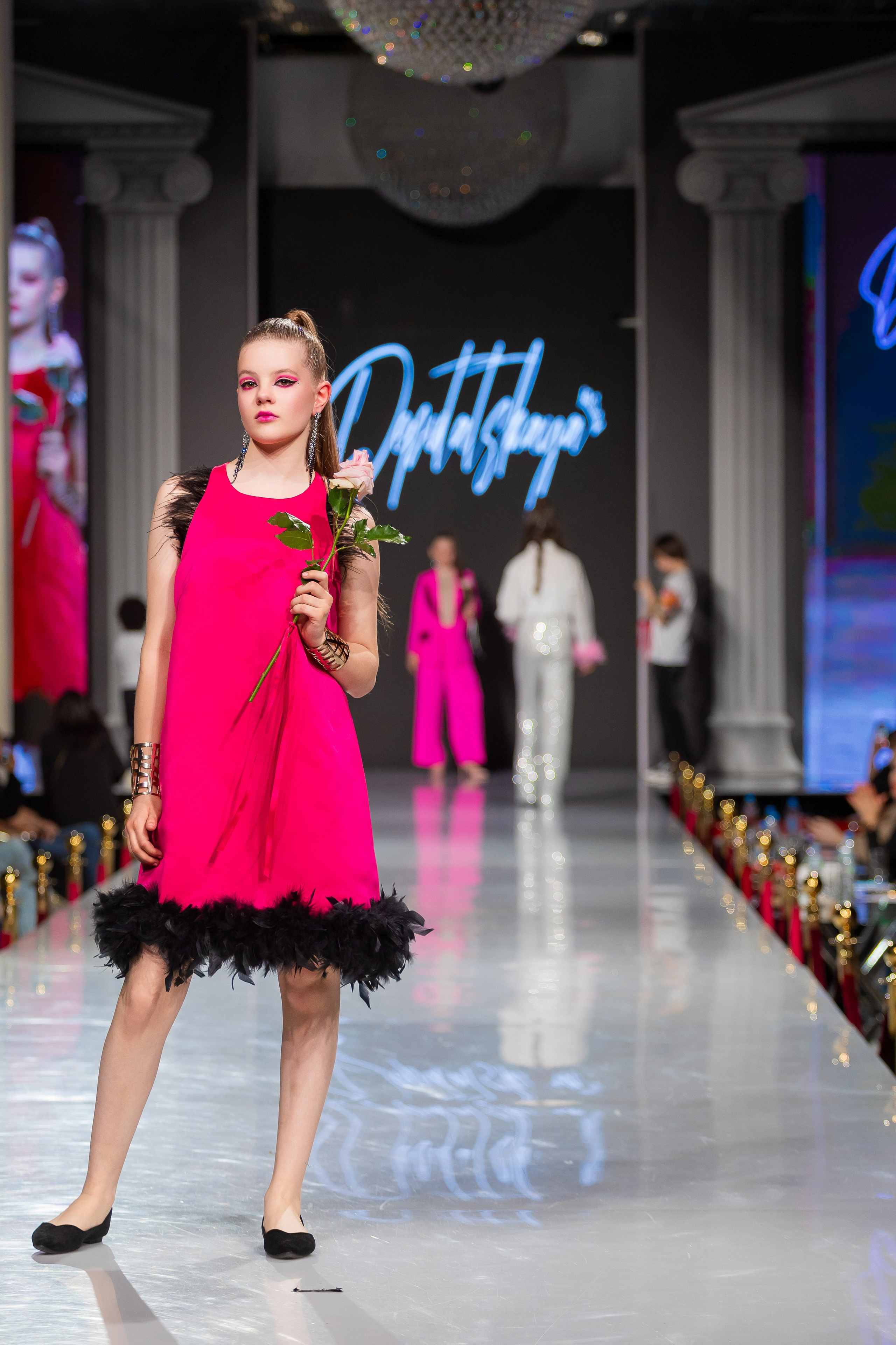 Estet Fashion Week. Photomantis