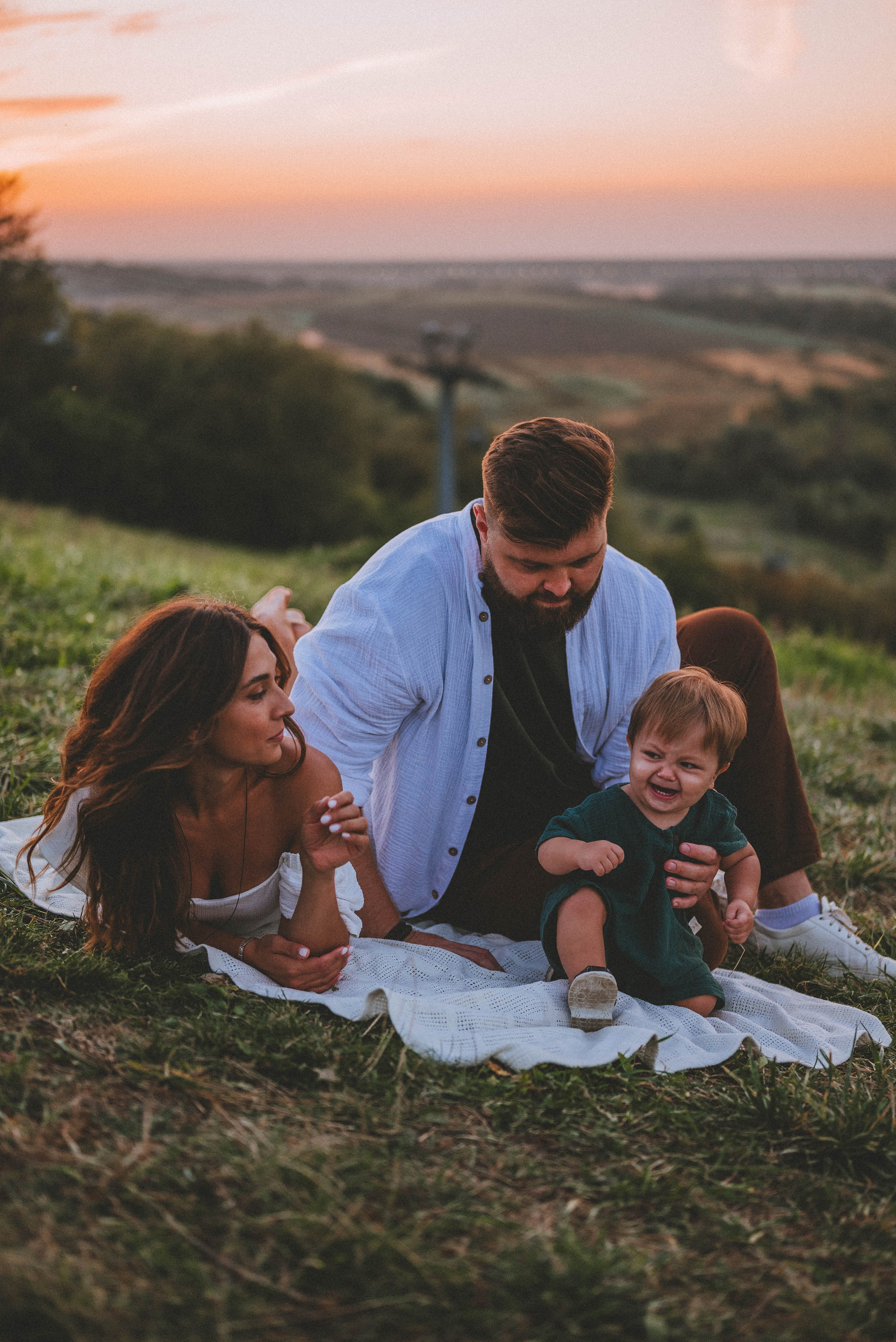 Лев с родителями на закате. Фотограф Кристина Пархоменко