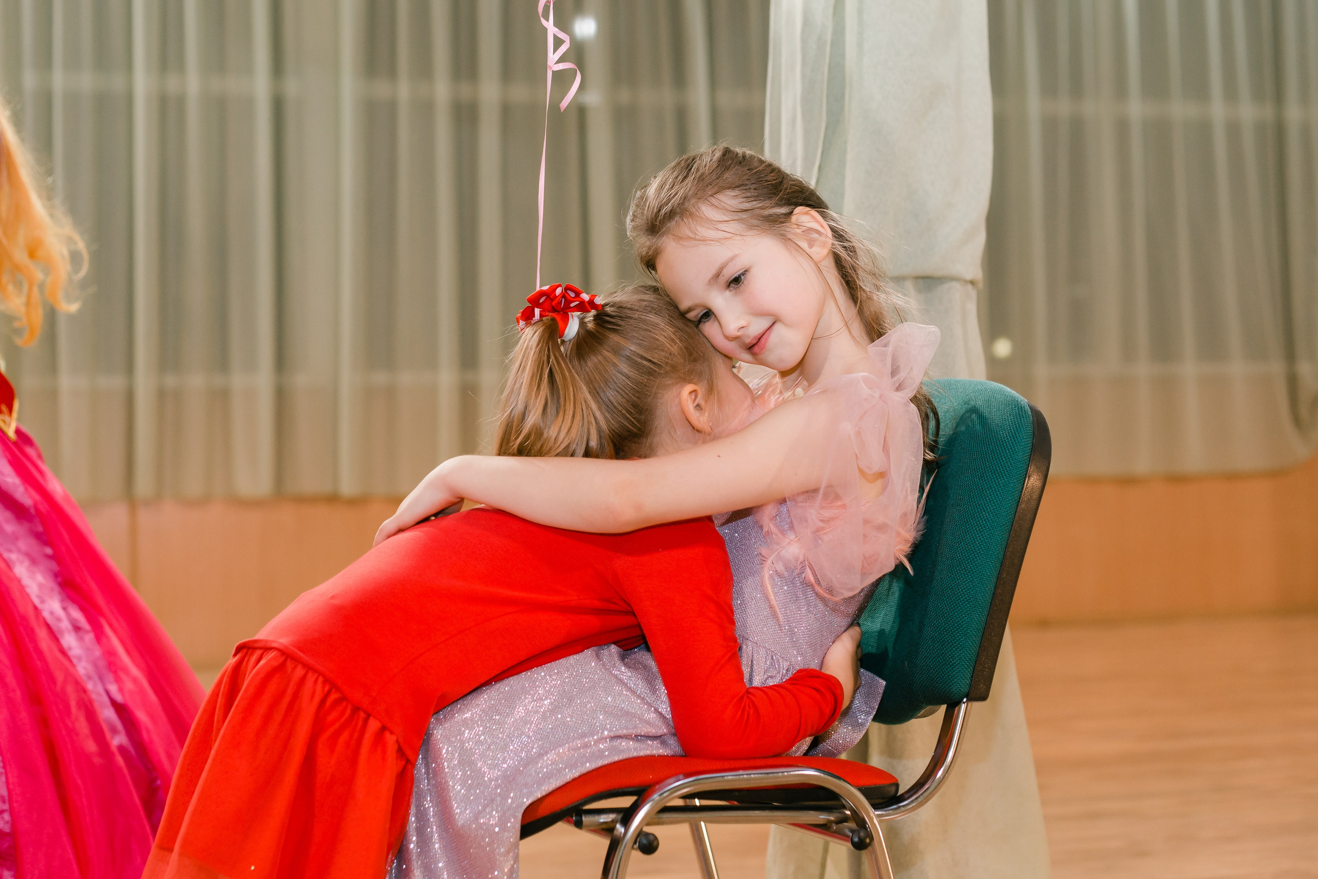 Фотосъемка детского дня рожденья. Видеосъемка и фотосъемка свадеб. Фотограф и оператор на свадьбу. Видеосъемка подкастов, собственная видео-фотостудии. Предметная фотосъемка