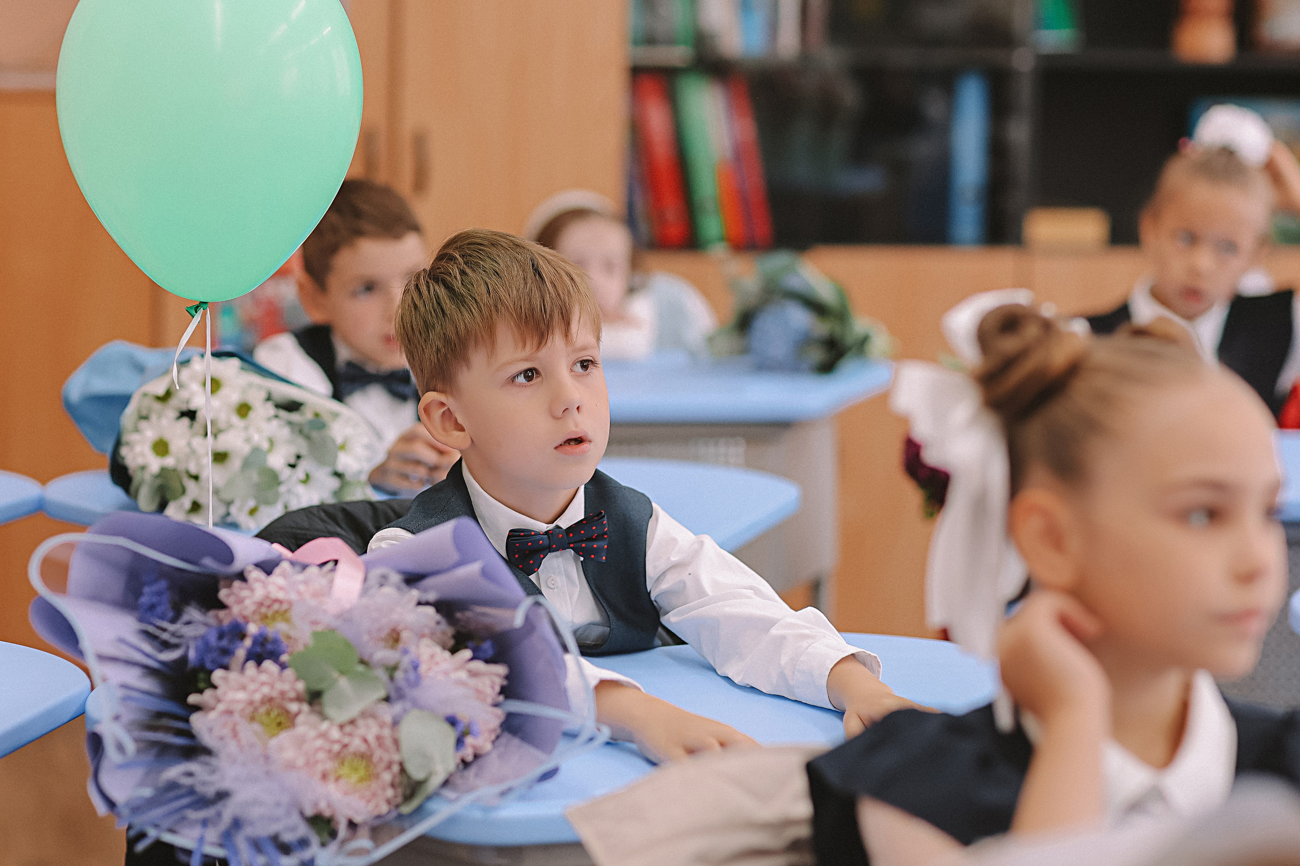 1 сентября линейка+кл час+портреты. Семейный фотограф Тюмень, фотограф на роды Салмина Мария