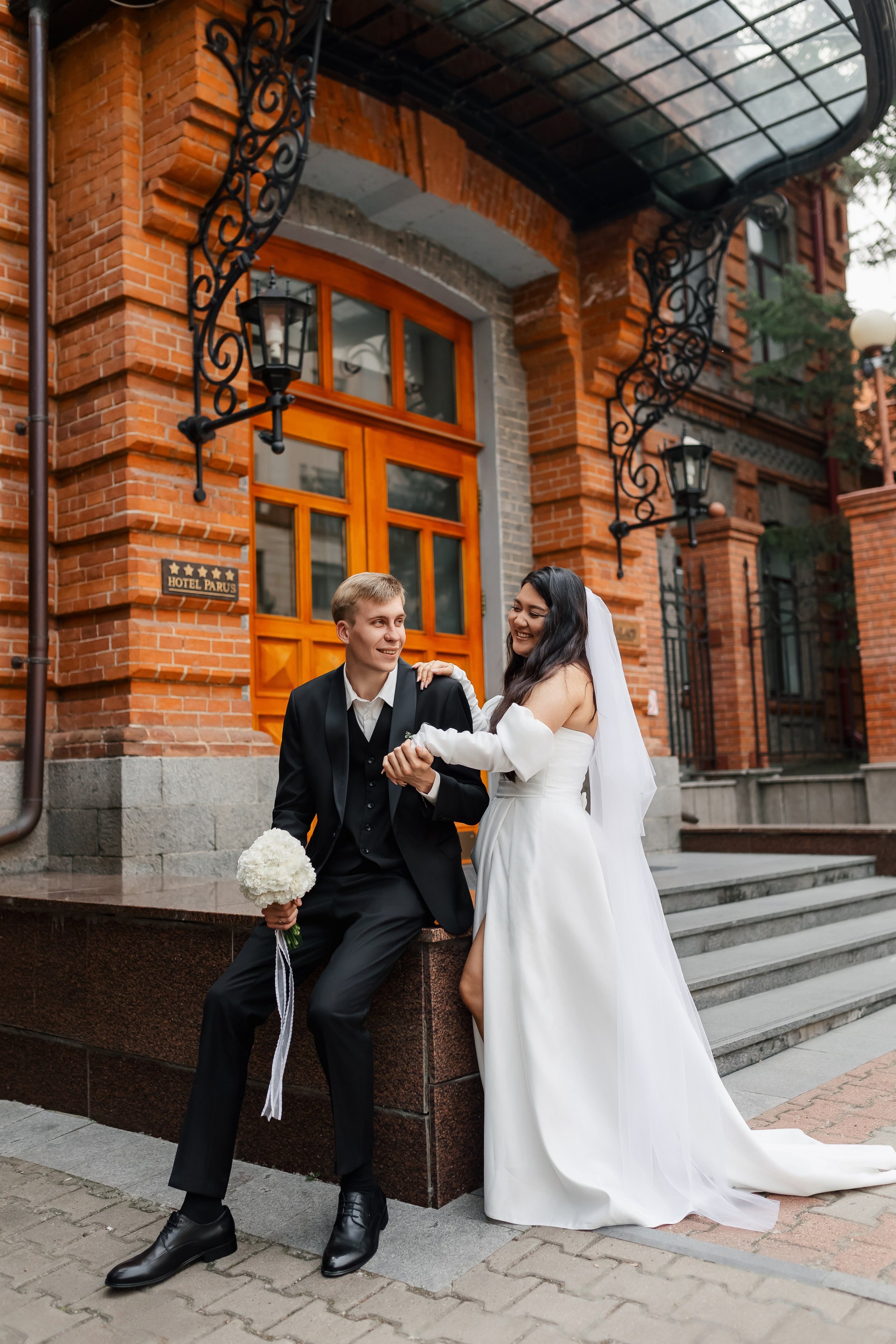 Андрей и Анна. Интурист. Комсомольская площадь. Свадебный фотограф в Хабаровске