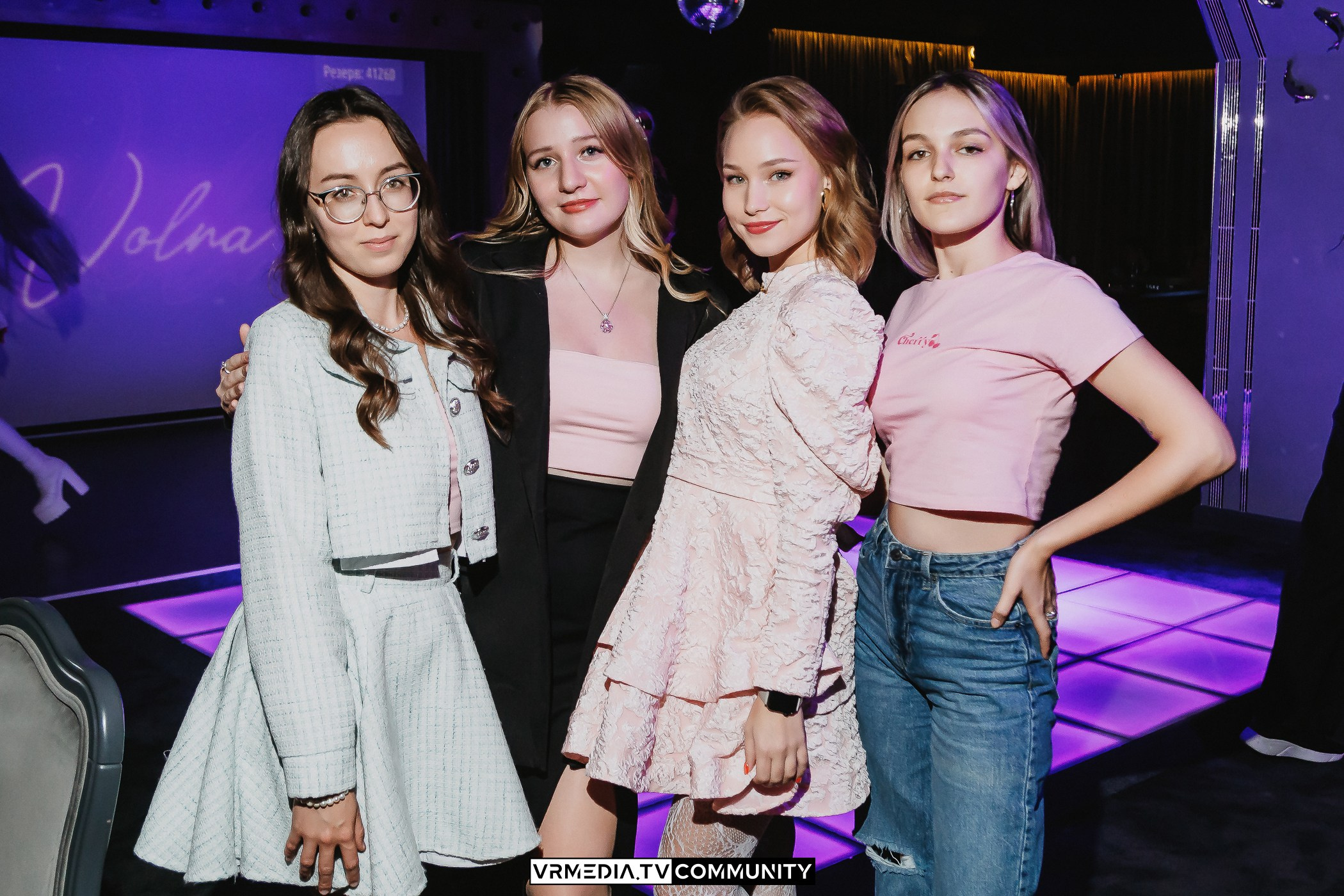 Открытие нового сезона в караоке-баре «Volna»