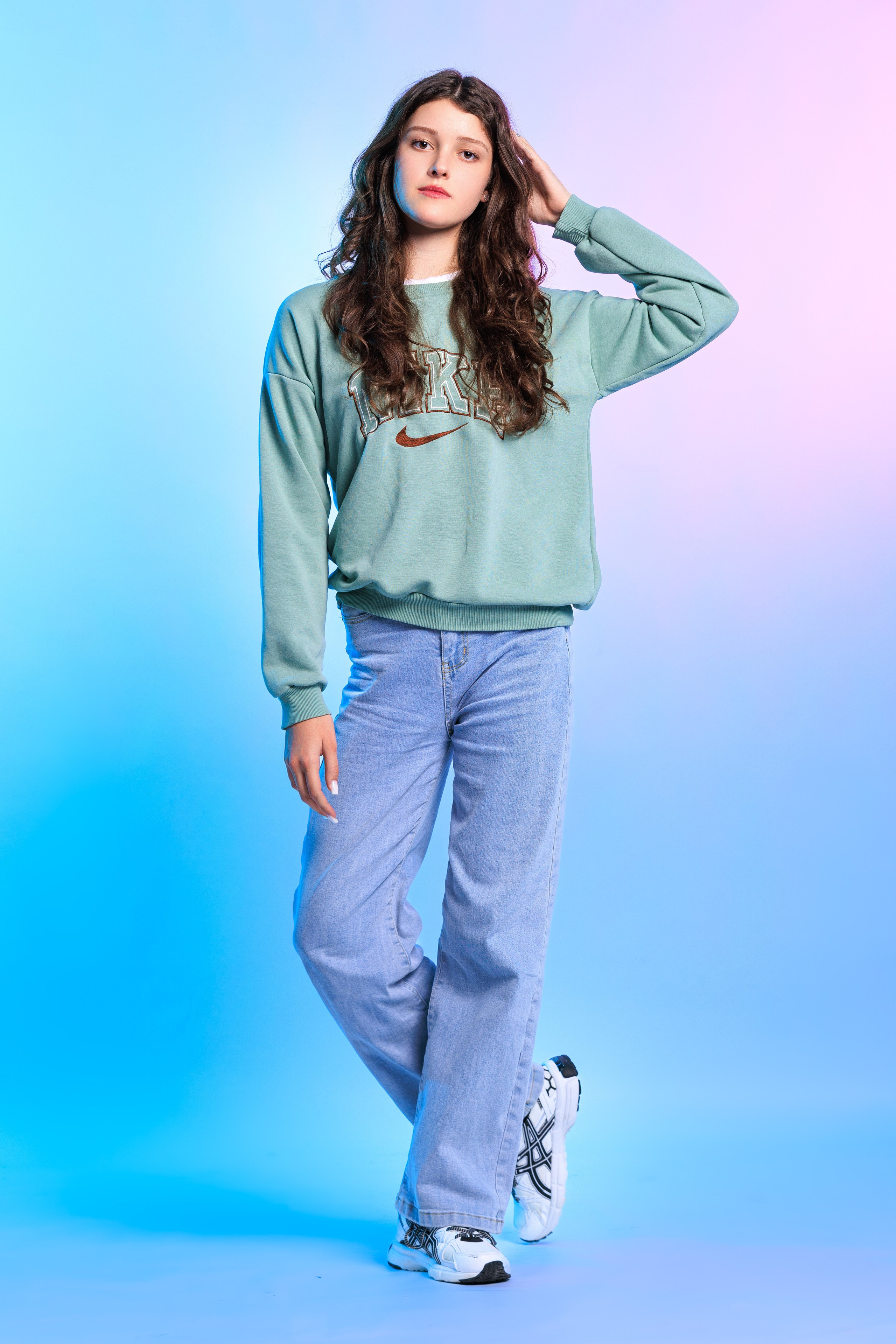 Смотреть фотки в фотостудии. Выпускные альбомы Геленджик, Новороссийск, Краснодар, Туапсе