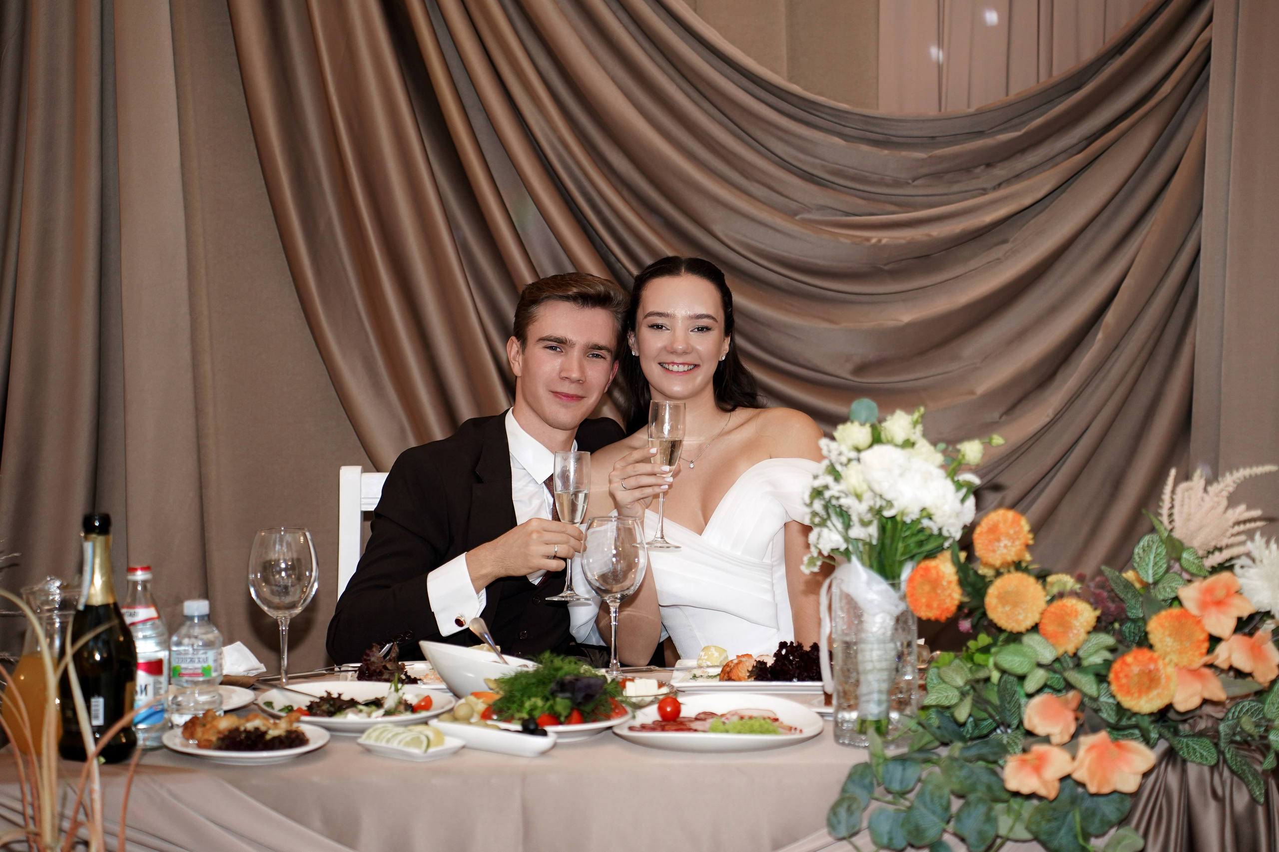 Свадебный банкет в беседке. Свадебный фотограф в Ростове-на-Дону. Таинство Крещения и Венчания, семейные фотосессии. Алёна Чёботова